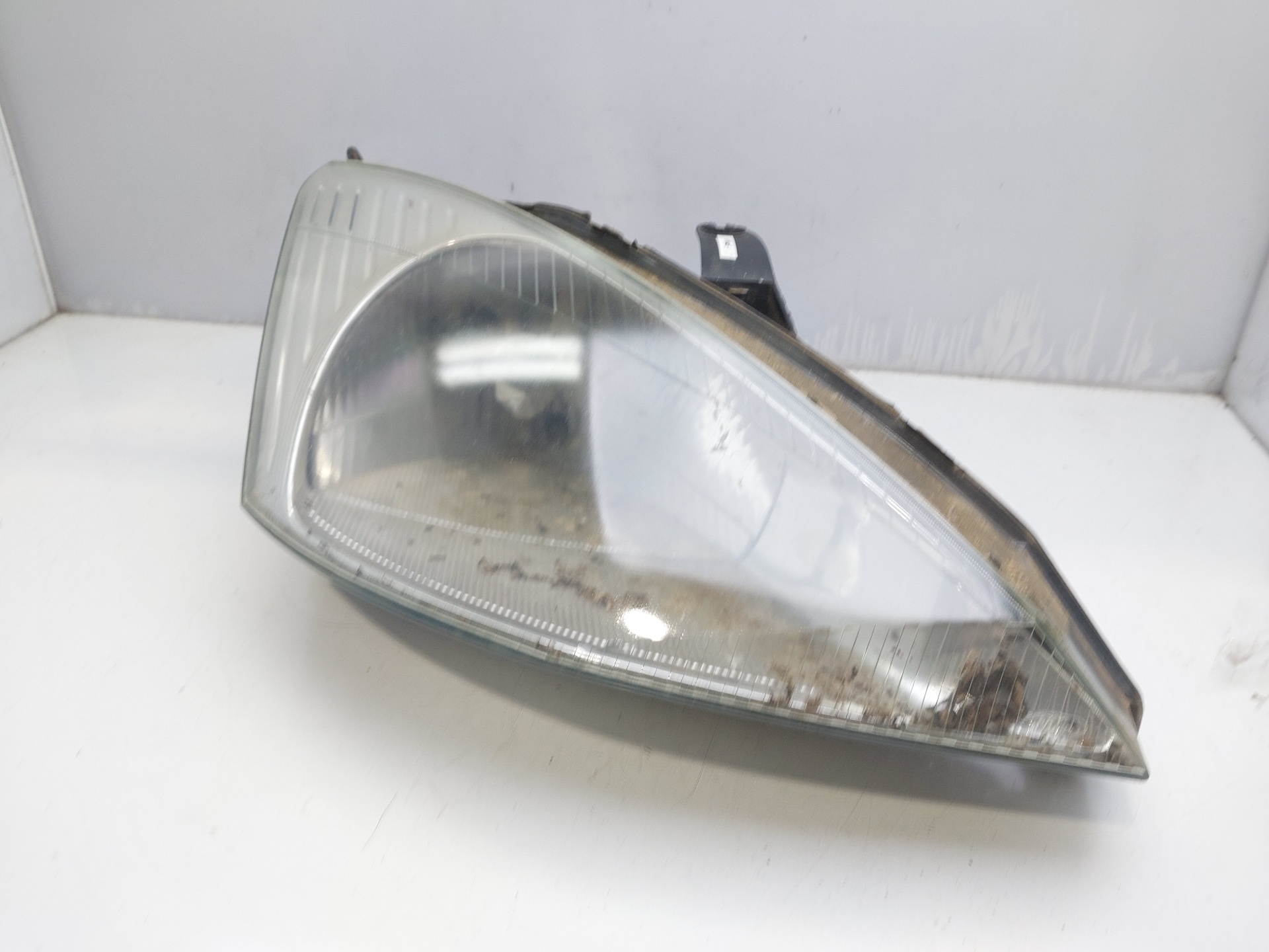 FORD Focus 1 generation (1998-2010) Front Right Headlight 1152095 24075533