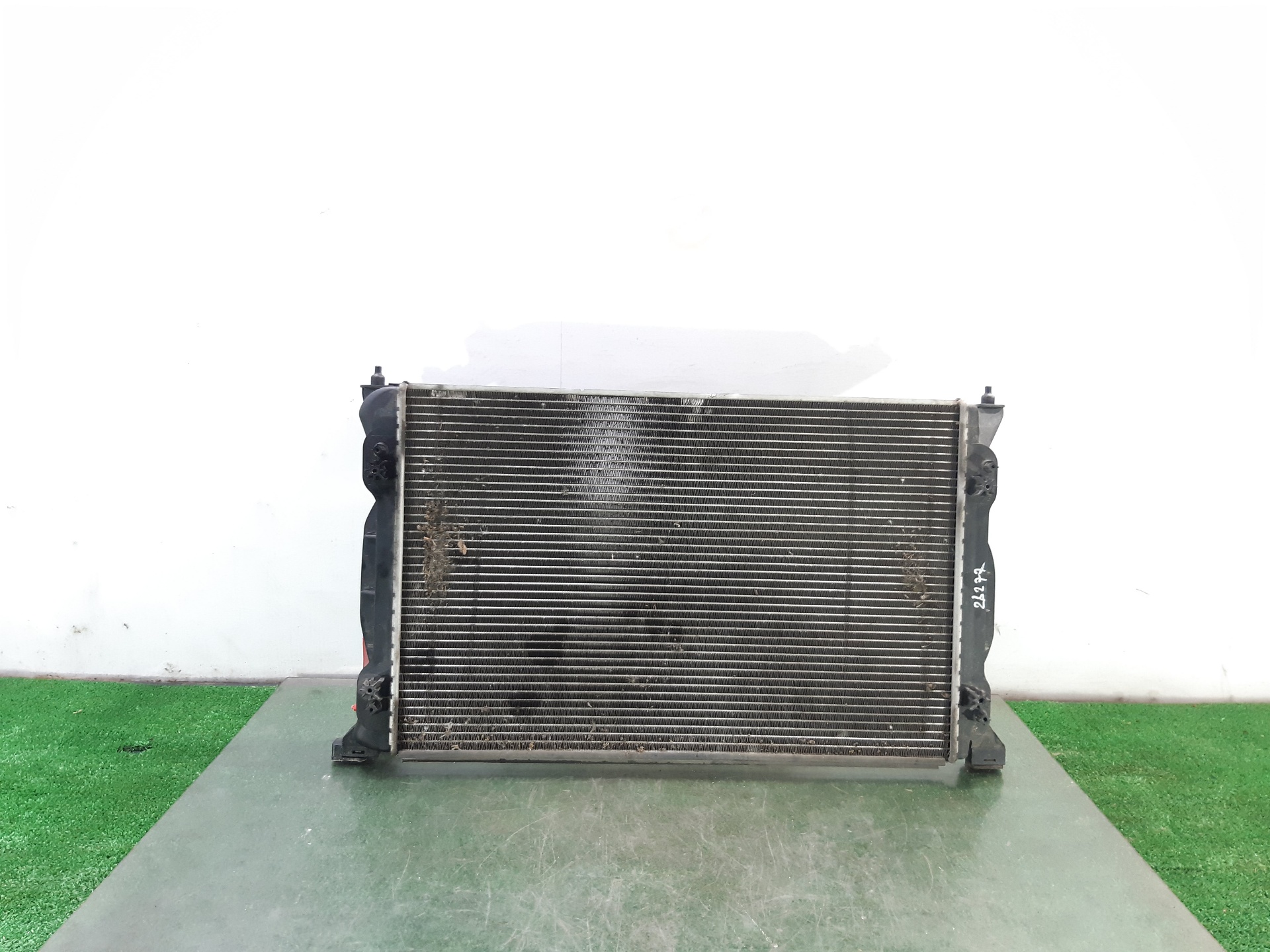 SEAT Exeo 1 generation (2009-2012) Охлаждающий радиатор 8E0121251A 22435759