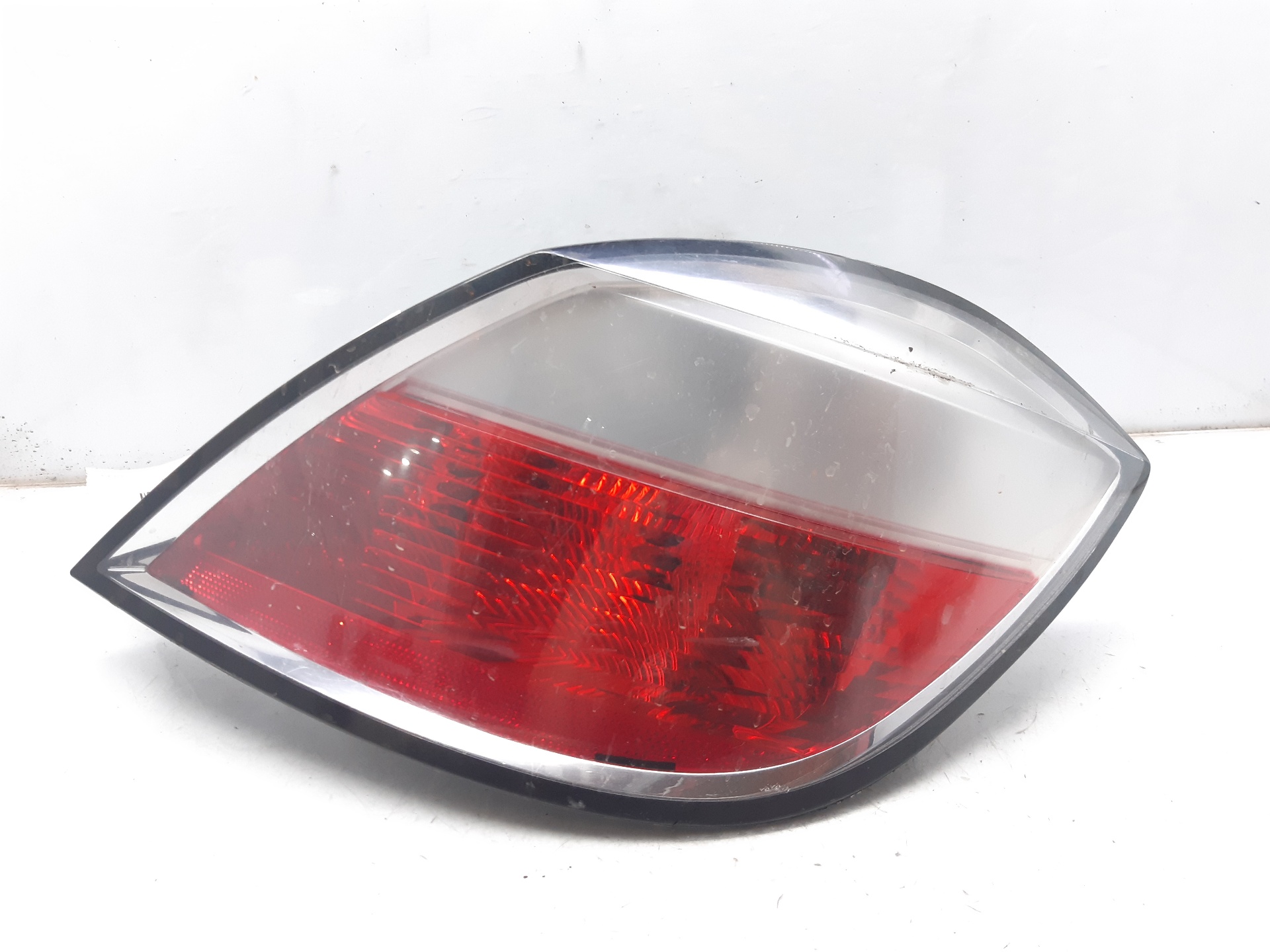 OPEL Astra J (2009-2020) Rear Right Taillight Lamp 342691834 18719910