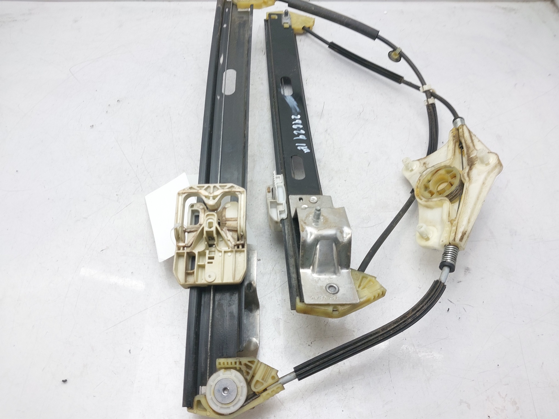 SEAT Toledo 3 generation (2004-2010) Front Left Door Window Regulator 5F4837461D 22468927