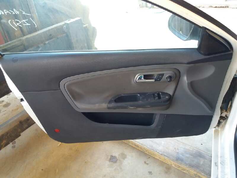 SEAT Ibiza 3 generation (2002-2008) Ridicător de geam ușă dreapta față 6L3837752CQ 24883460