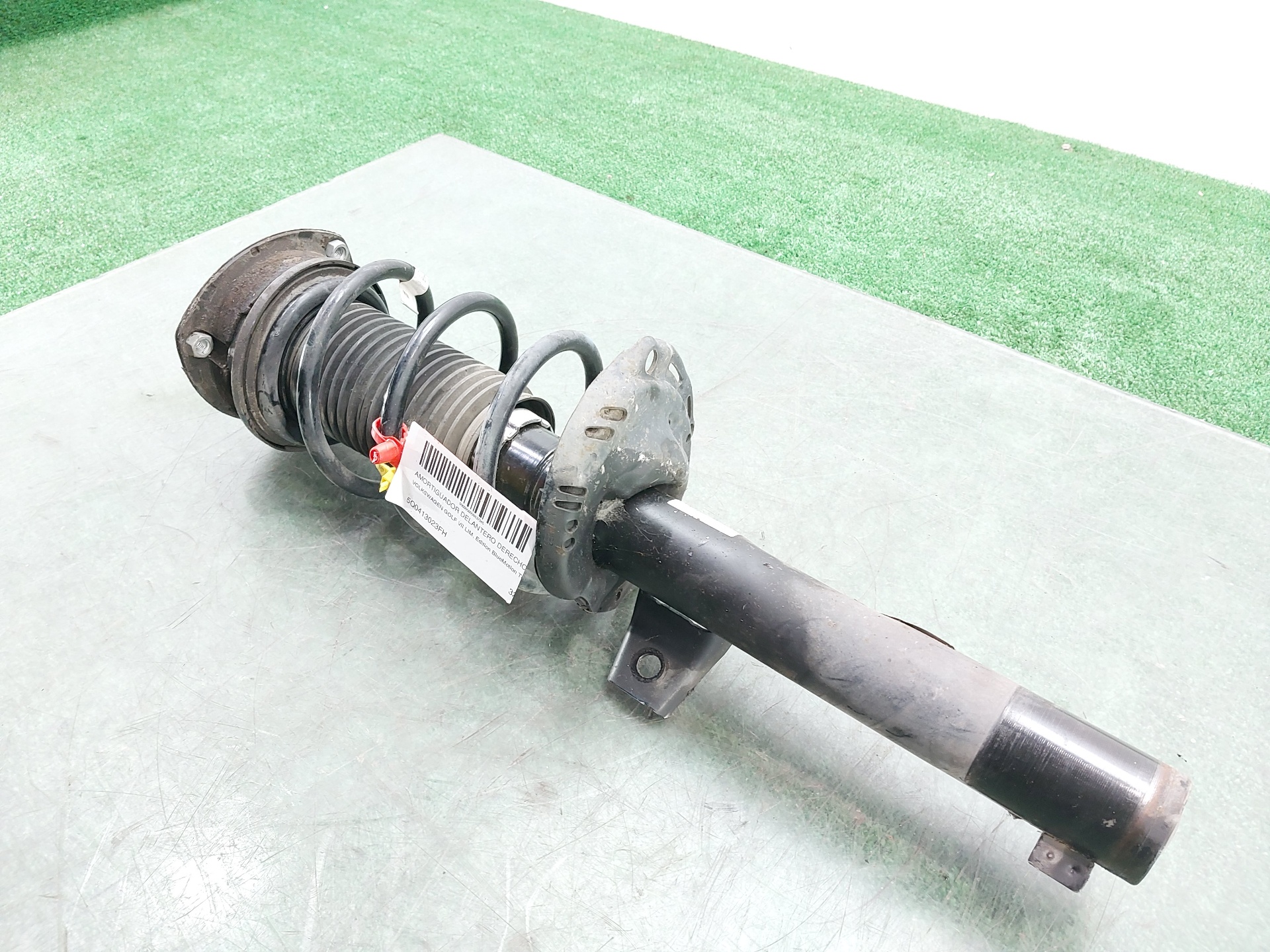 VOLKSWAGEN Golf 7 generation (2012-2024) Front Right Shock Absorber 5Q0413023FH 22657323