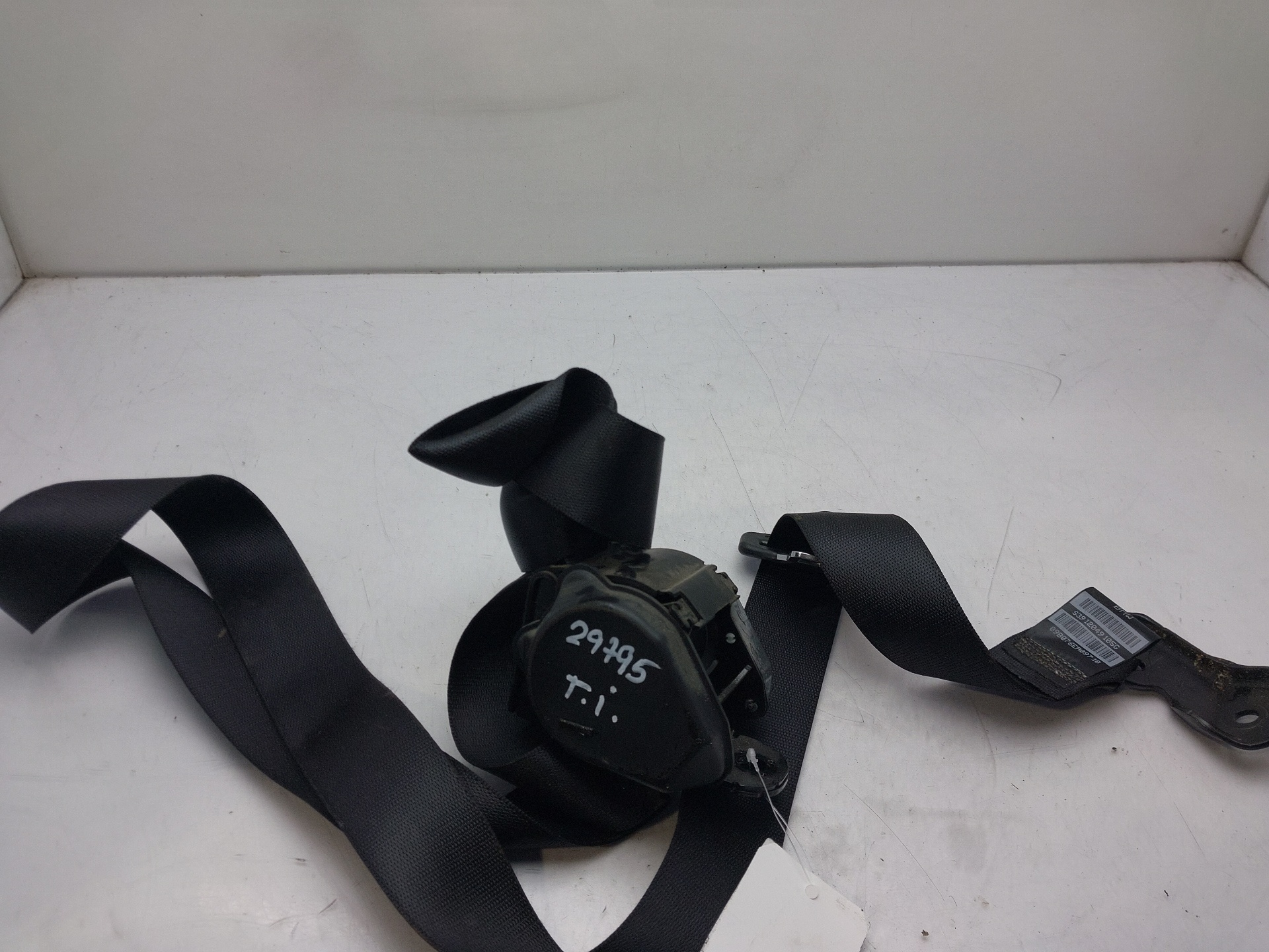 BMW X6 E71/E72 (2008-2012) Rear Left Seatbelt 72119120491 22471433