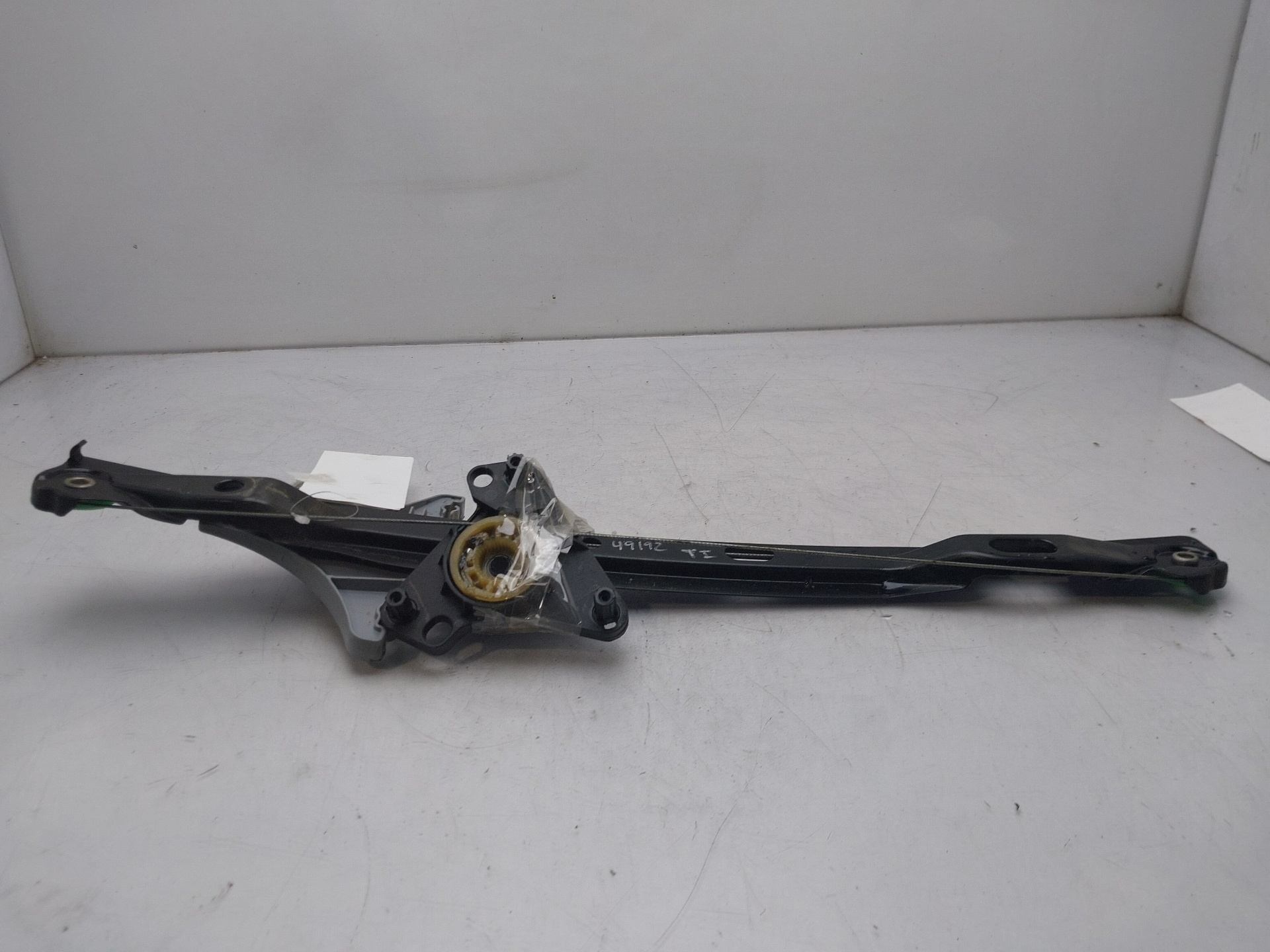 VOLKSWAGEN Tiguan 1 generation (2007-2017) Rear left door window lifter 5N0839461A 22473021