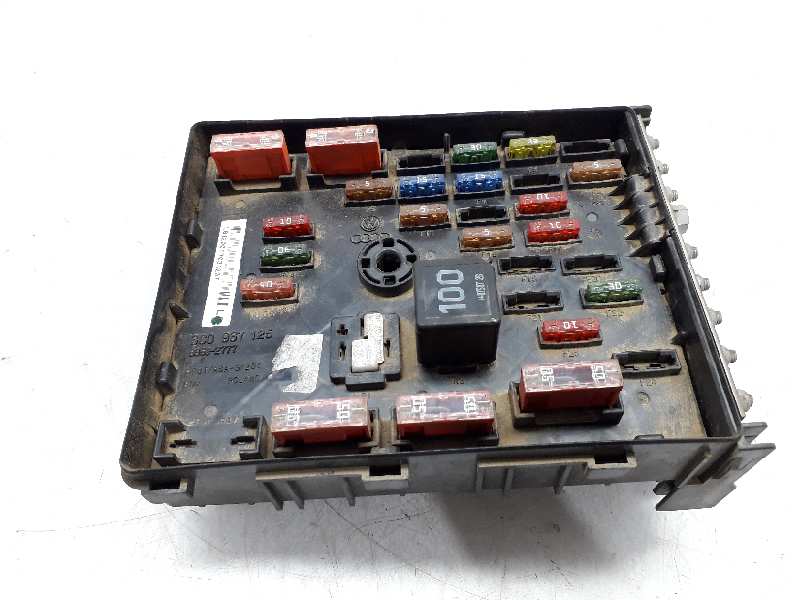 VOLKSWAGEN Passat B6 (2005-2010) Fuse Box 3C0937125 22036402