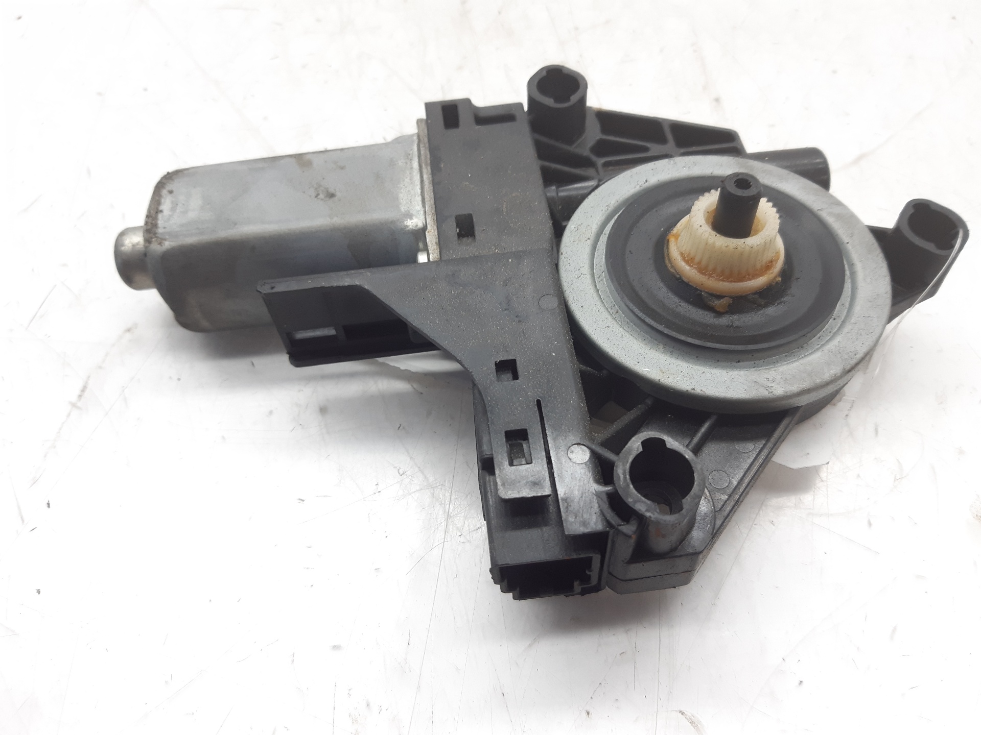 VOLVO XC60 1 generation (2008-2017) Moteur de commande de vitre de porte avant droite 966269102 18558975