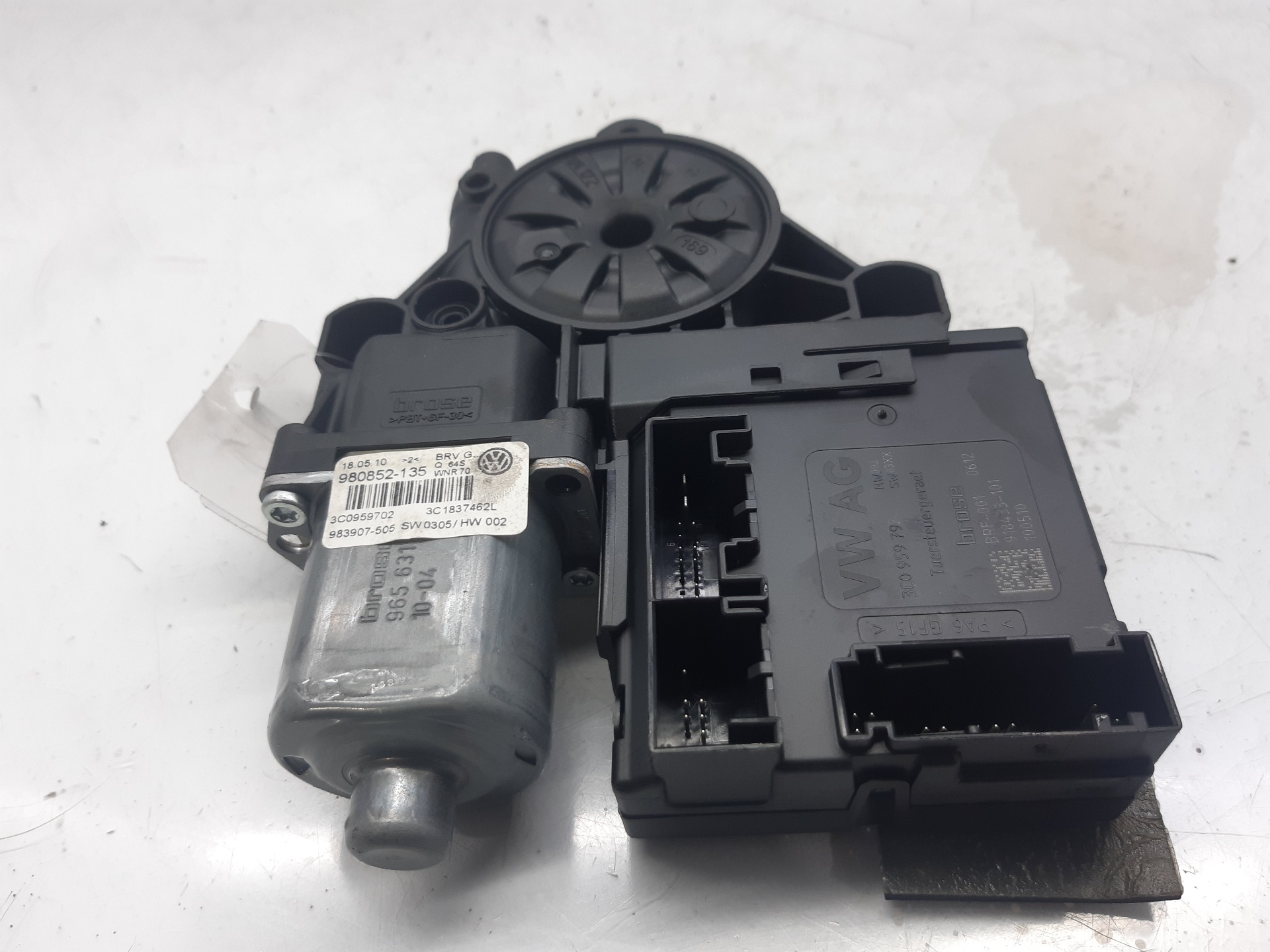 VOLKSWAGEN Passat B6 (2005-2010) Front Right Door Window Control Motor 3C0959702 18646615