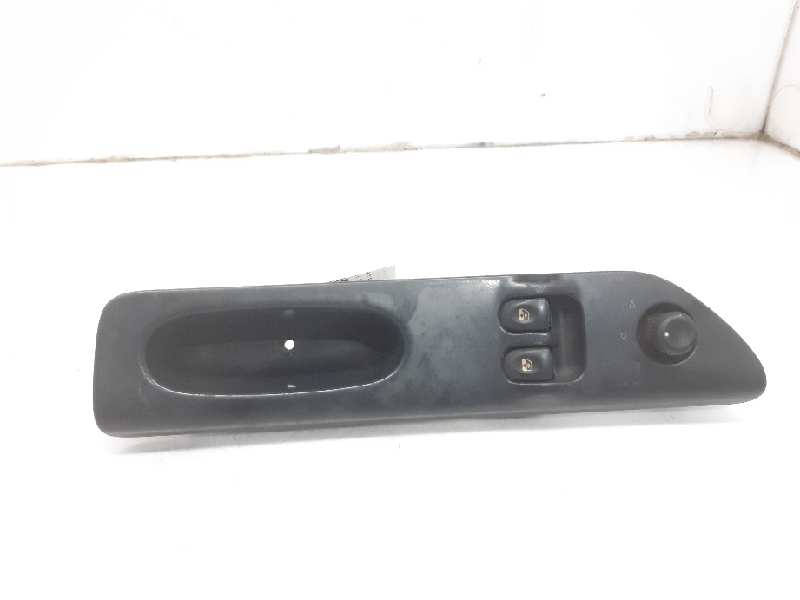 RENAULT Laguna 1 generation (1993-2001) Front Left Door Window Switch 7701699597 18495209