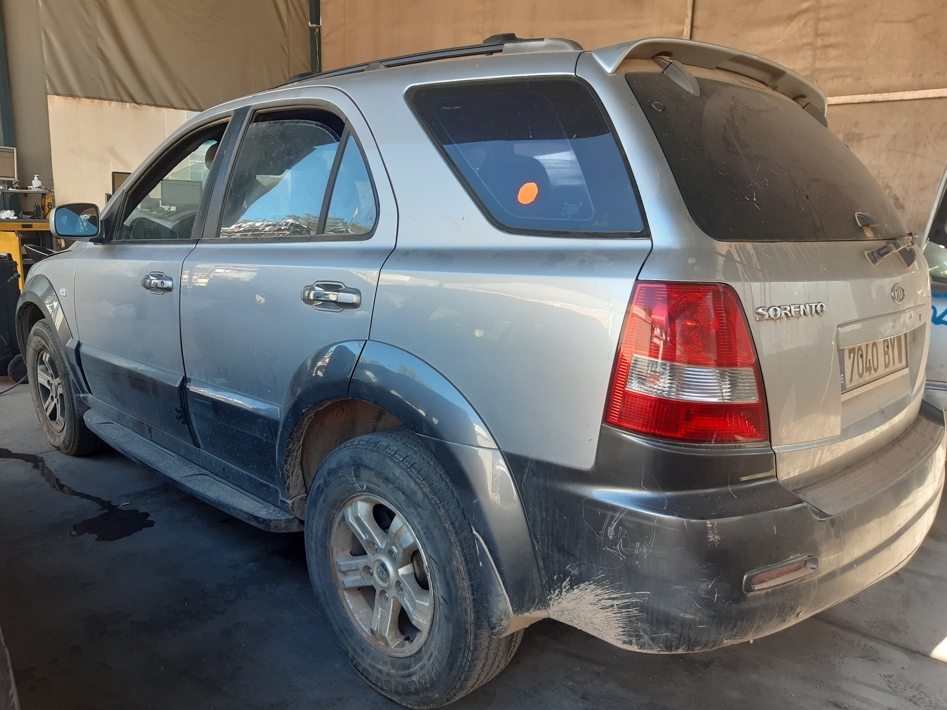 PEUGEOT Sorento 1 generation (2002-2011) Galinių dešinių durų stiklo pakelėjas 834043E000 22439879