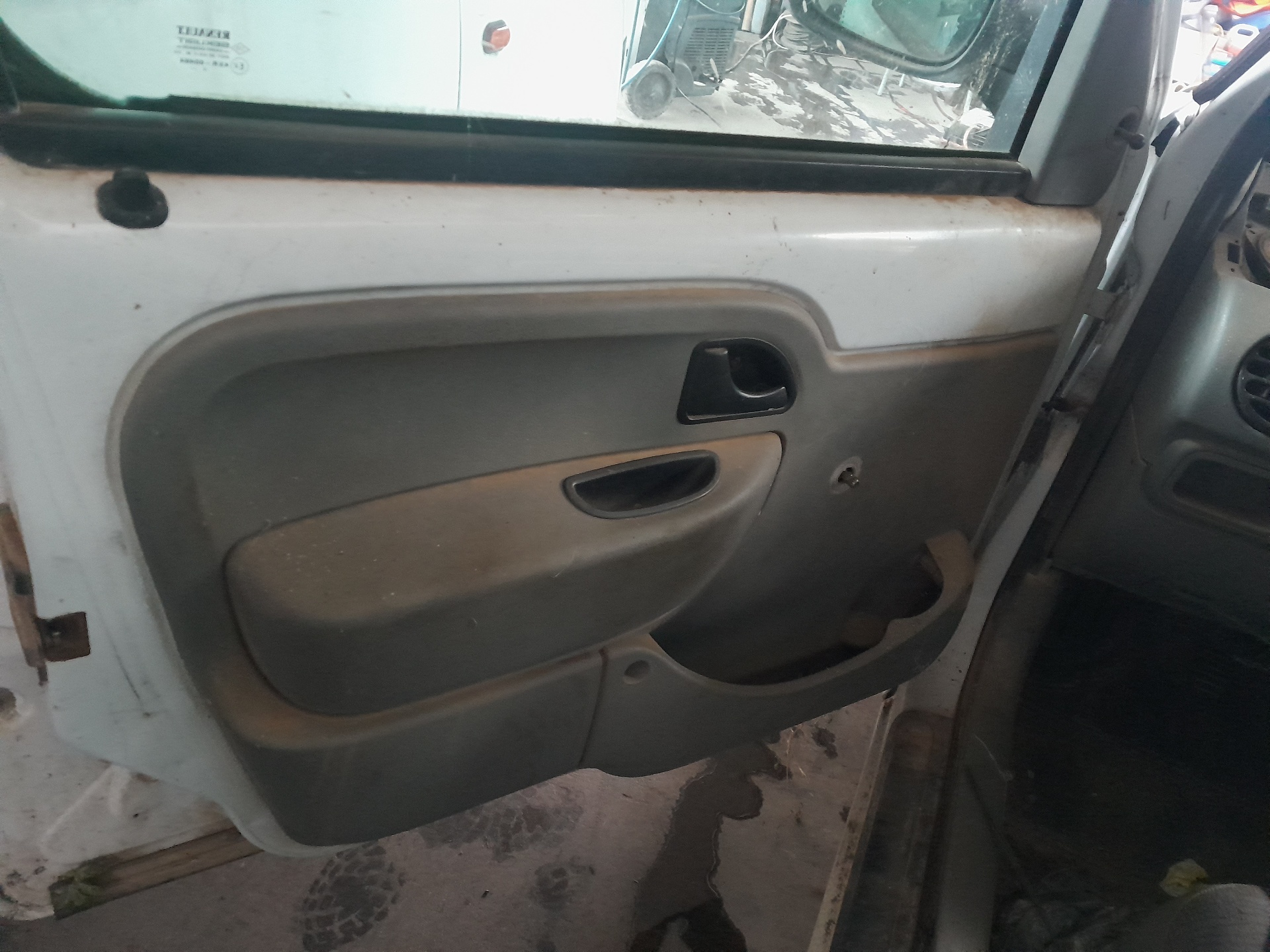 RENAULT Kangoo 1 generation (1998-2009) Priekšējo labo durvju slēdzene 7701046800 21085824