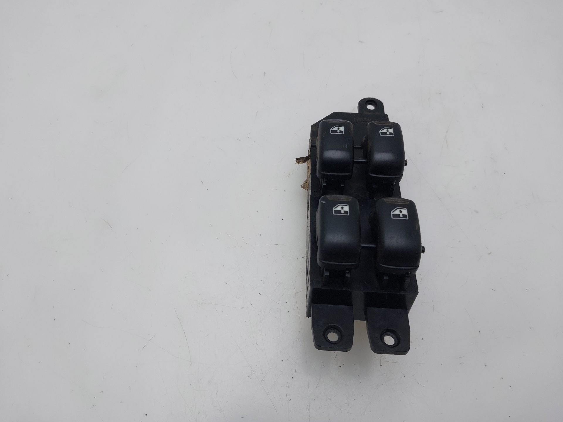 HYUNDAI Santa Fe SM (2000-2013) Front Left Door Window Switch 9357026100 24298341