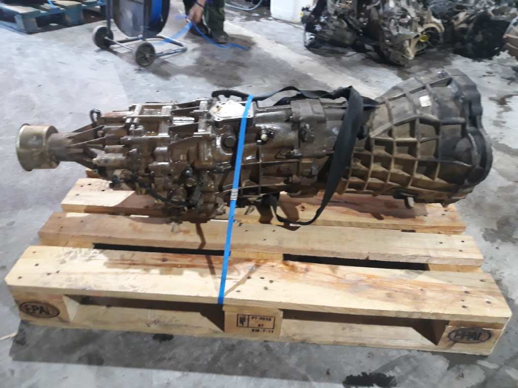 NISSAN Коробка передач TD25TI 18781176