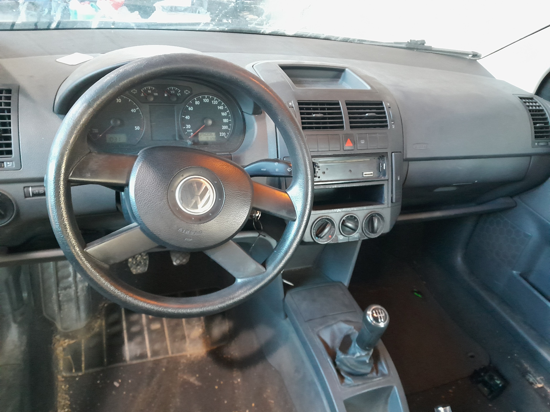 VOLKSWAGEN Polo 4 generation (2001-2009) Передняя правая дверь 6Q3831056K 22629979