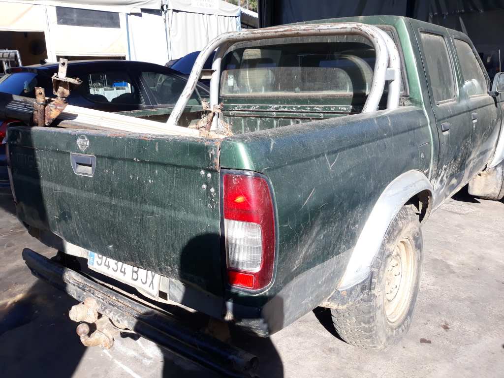 NISSAN Navara D22 (1997-2005) Galinių dešinių durų išorinė rankenėlė 826062S400 22072463