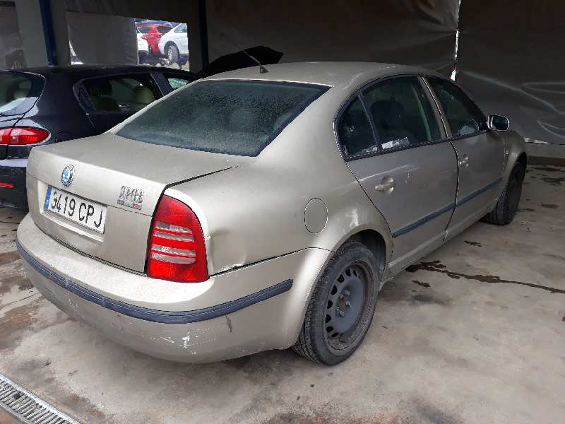 SKODA Superb 1 generation (2001-2008) Ступица передняя левая 8D0407257AM 22483185