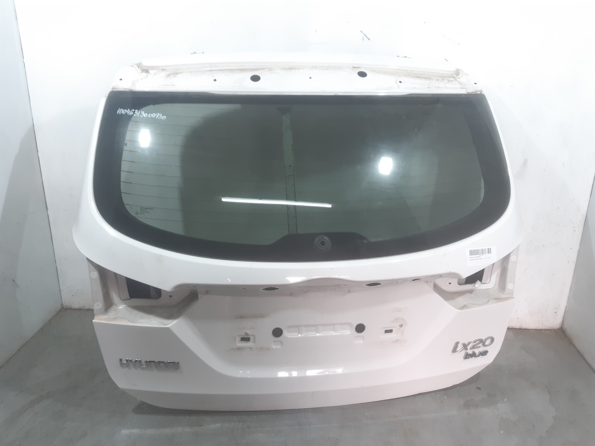 HYUNDAI ix20 1 generation (2010-2020) Крышка багажника 737001K000 18667488