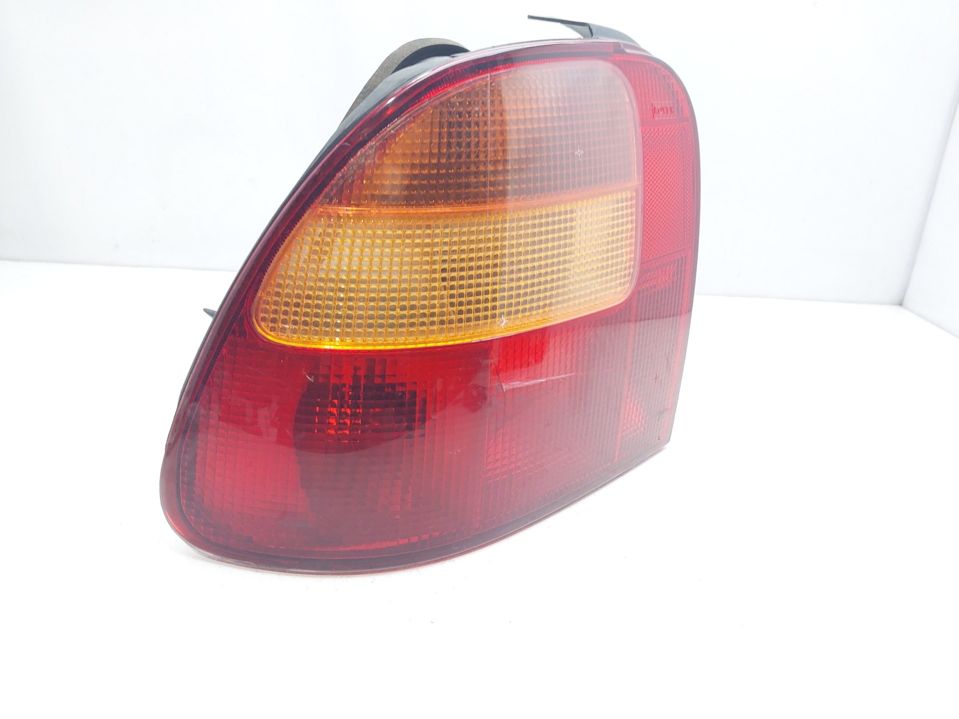 DAIHATSU 400 1 generation (HH-R) (1995-2000) Feu arrière gauche XFB101010 21440329