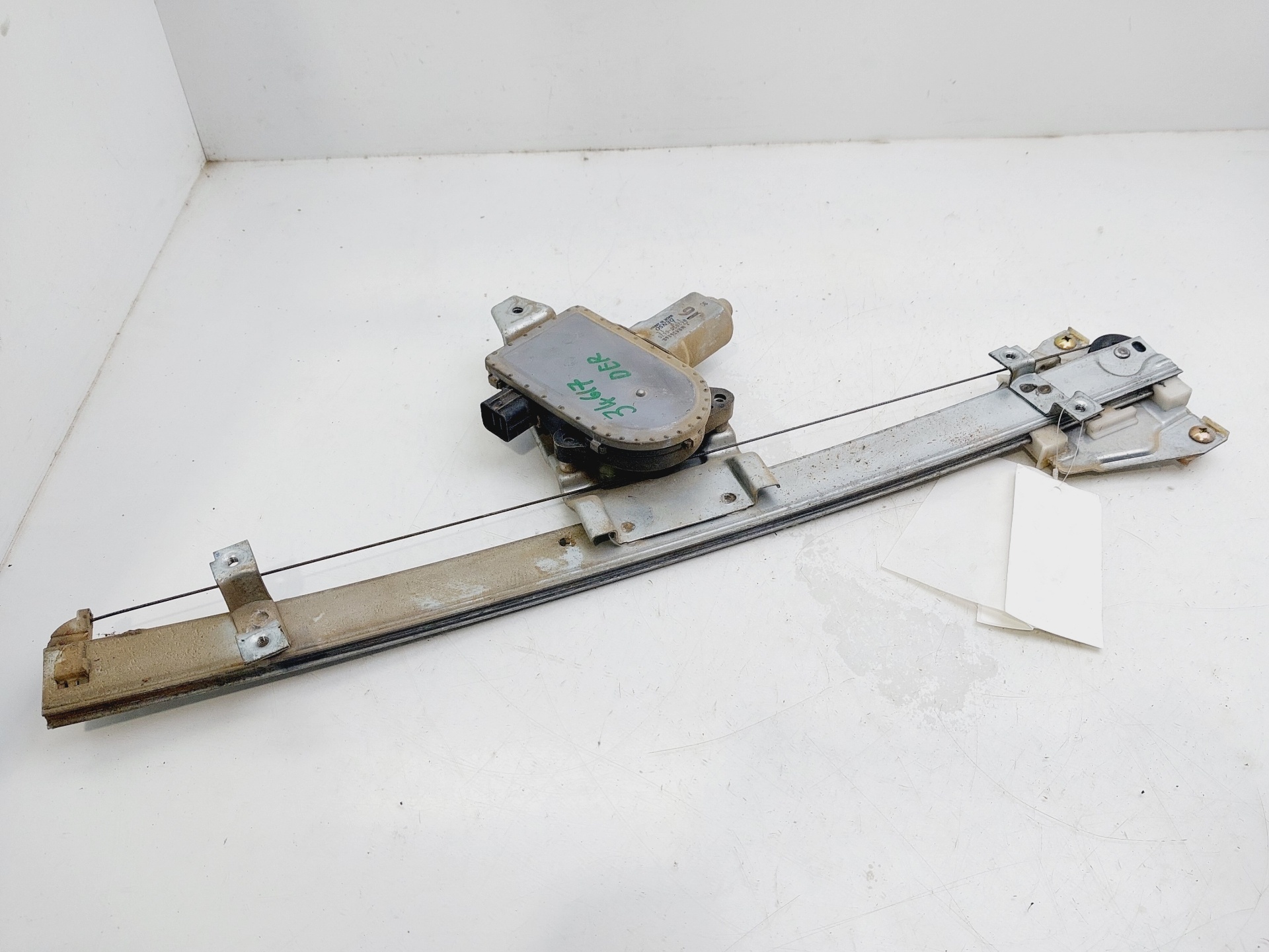 VOLKSWAGEN LT 1 generation (1975-1995) Front Right Door Window Regulator MN117048 25428400