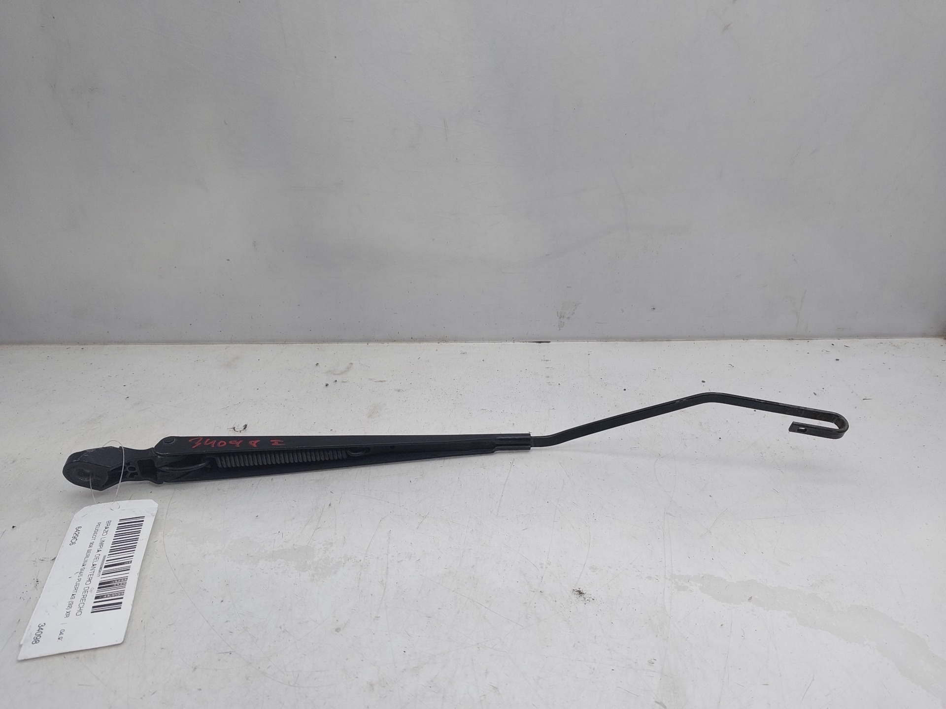 PEUGEOT 306 1 generation (1993-2002) Front Wiper Arms 6429C6 23816623