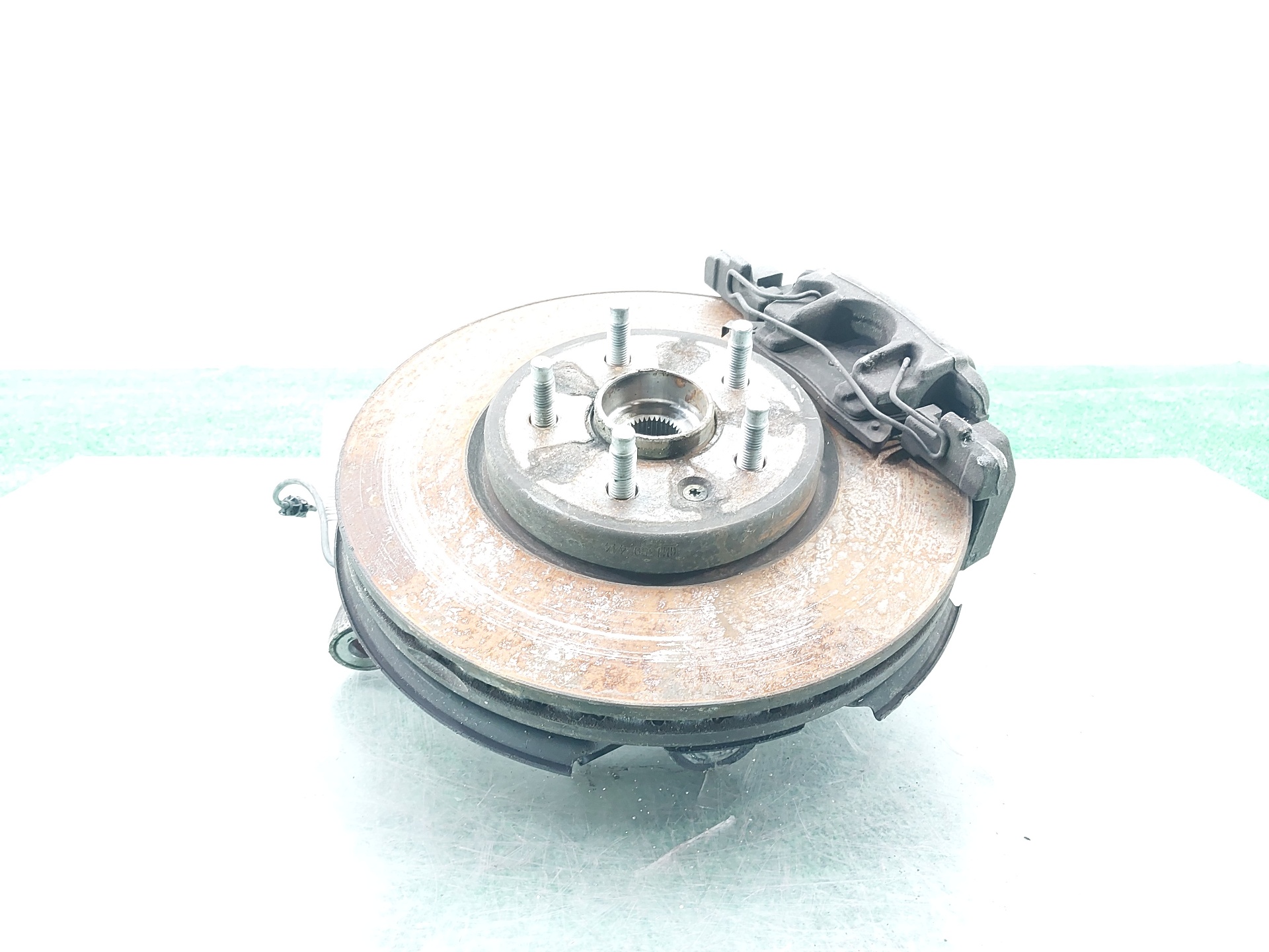 OPEL Astra K (2015-2021) Front Right Wheel Hub 39030300 25008913