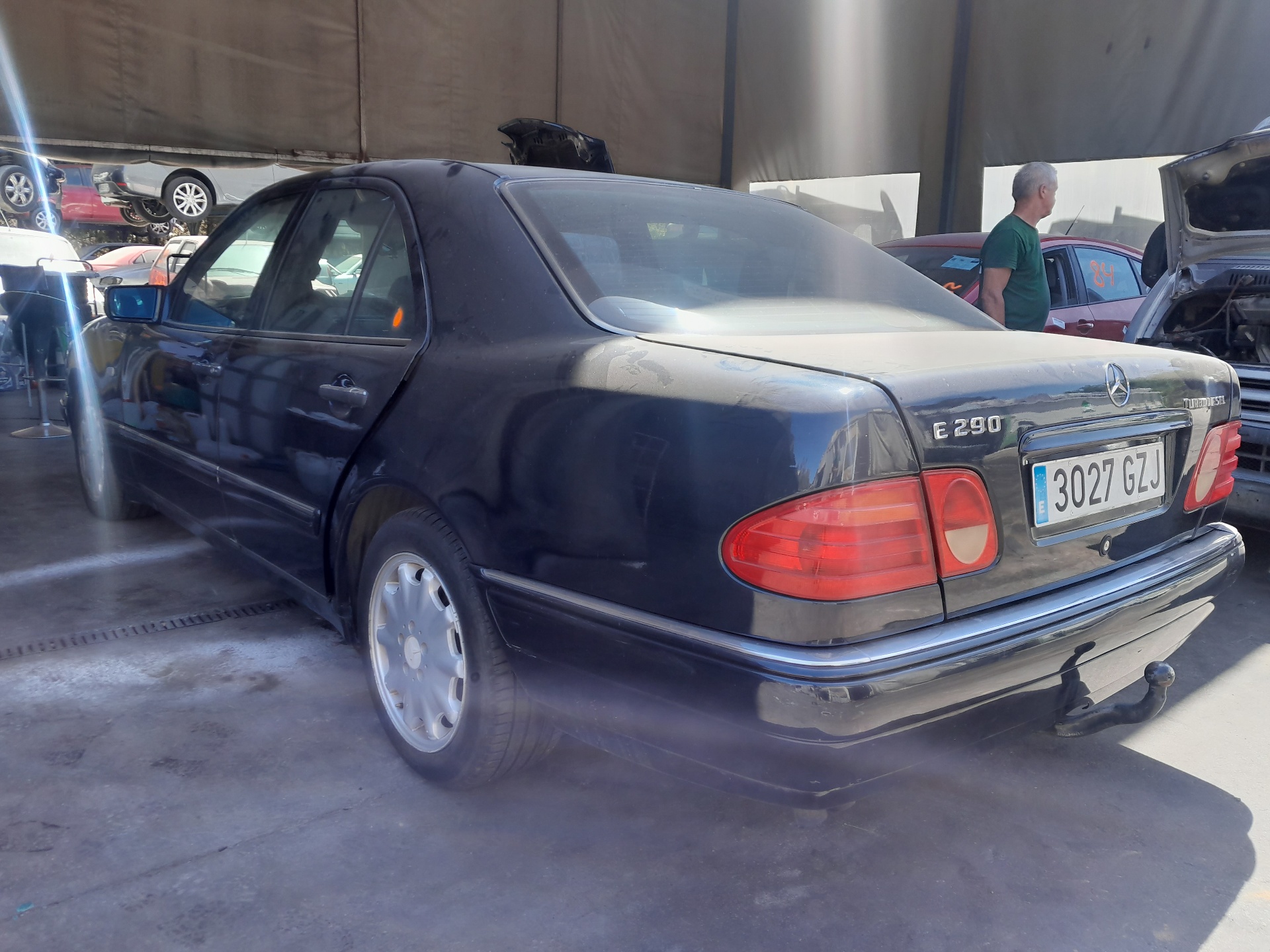 MERCEDES-BENZ E-Class W210 (1995-2002) Oikea takavalo A2108201064 25198398