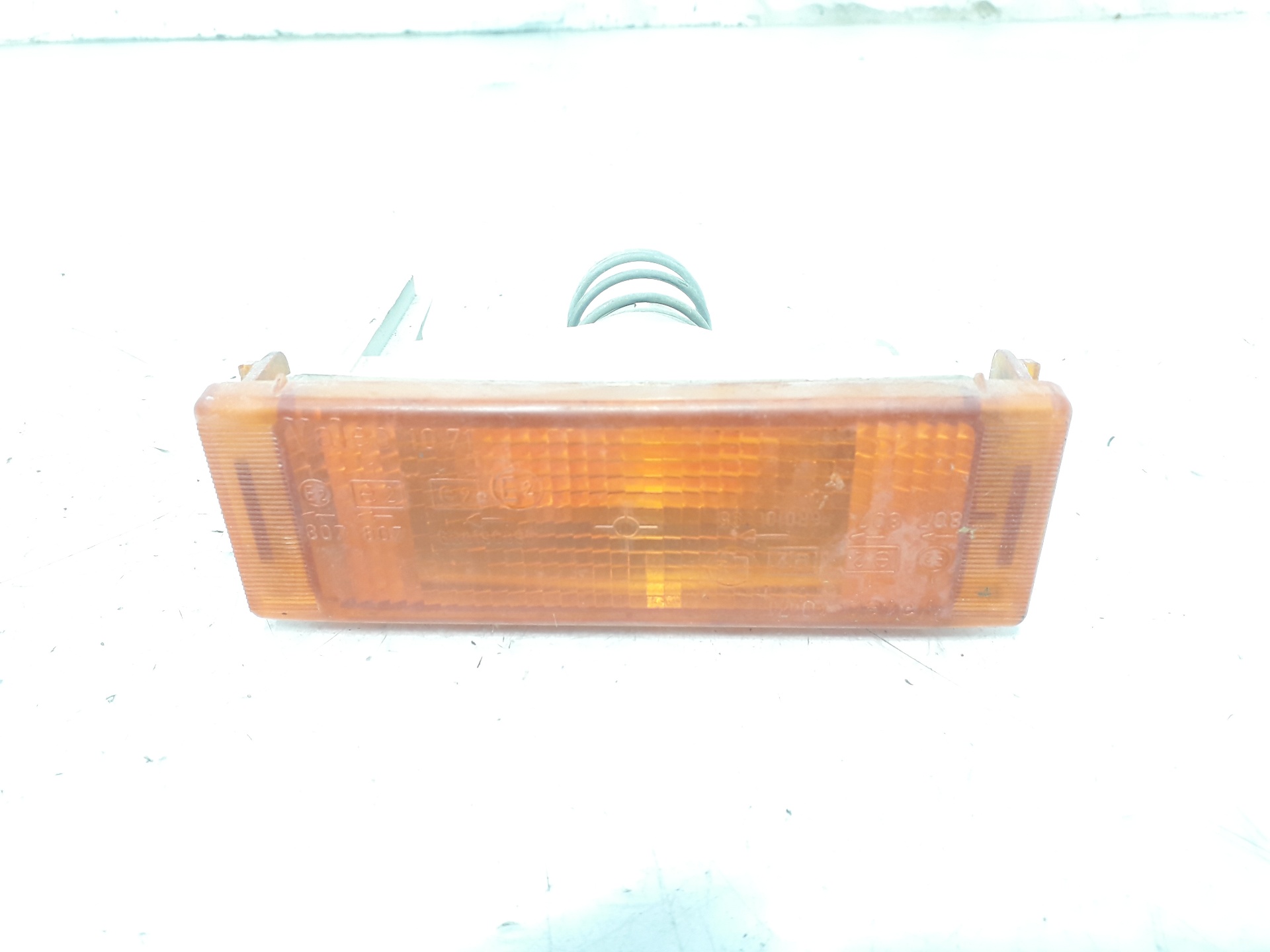 RENAULT Express Front Right Fender Turn Signal 7700811996 18782547