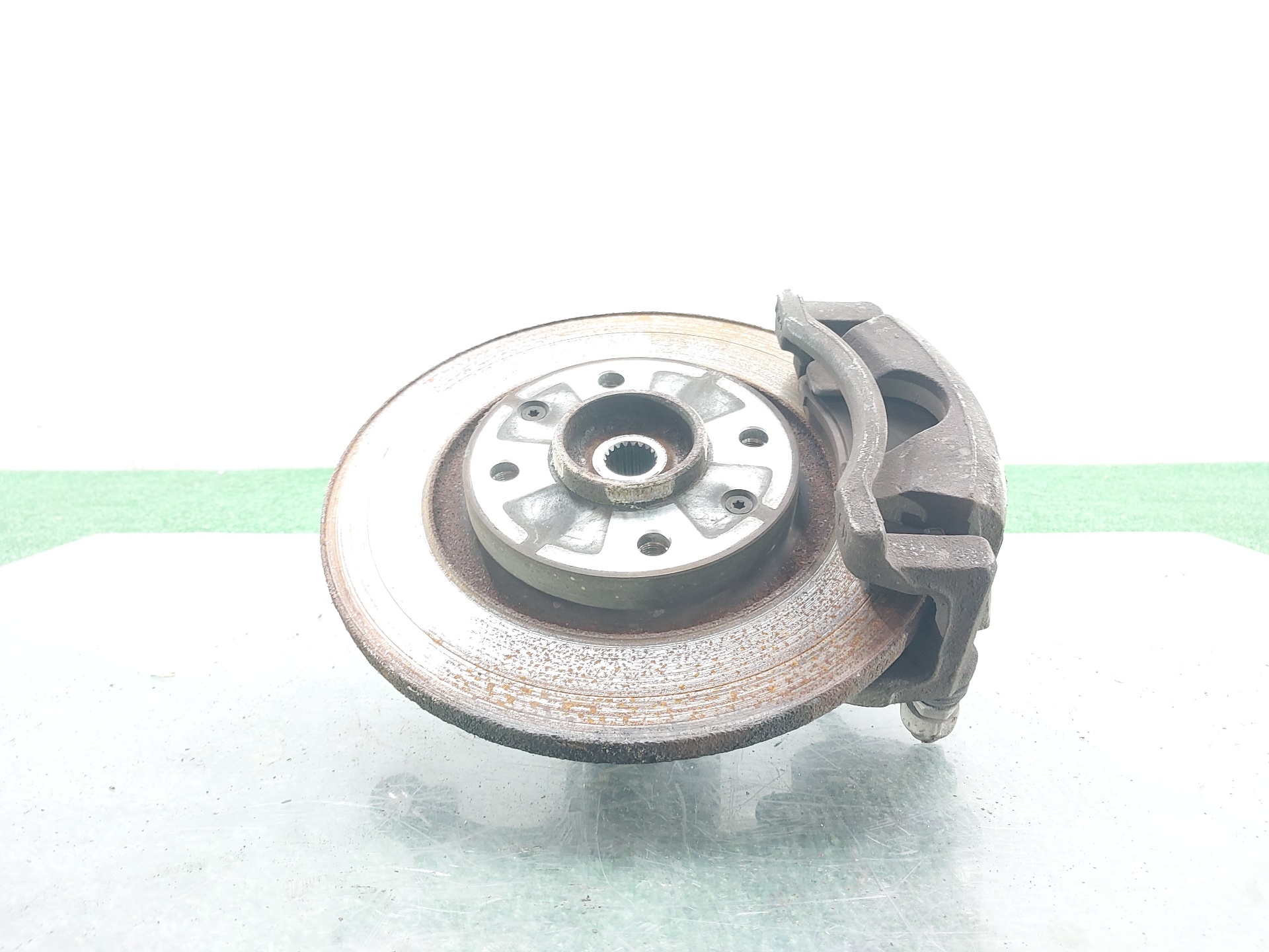 CITROËN C-Elysee 2 generation (2012-2017) Front Right Wheel Hub 1607557580 22487643