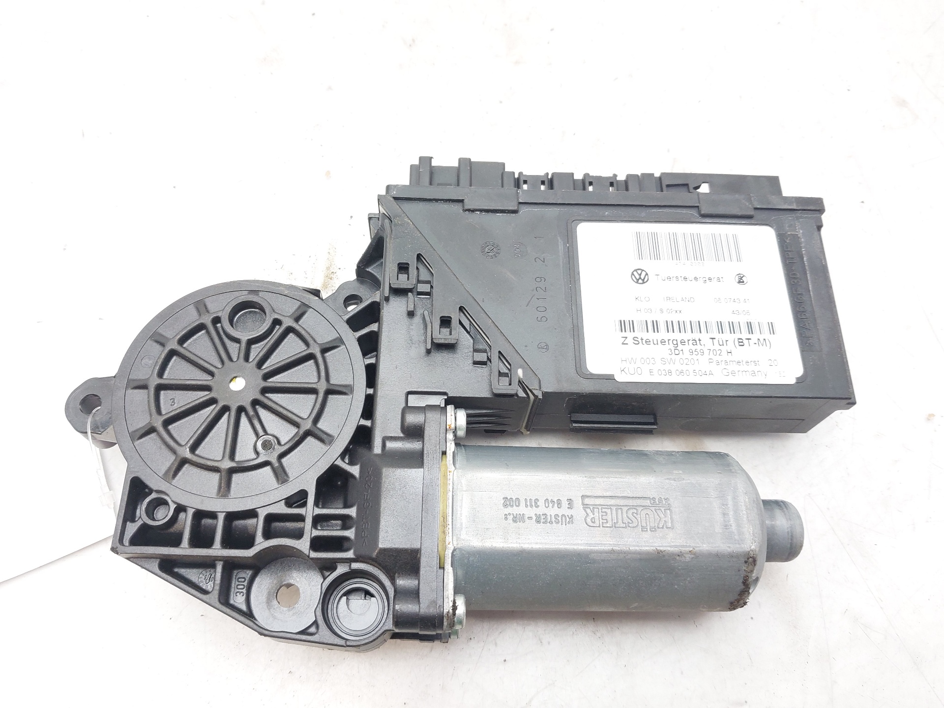 VOLKSWAGEN Phaeton 1 generation (2002-2016) Moteur de commande de vitre de porte avant droite 3D1959702H 22491579