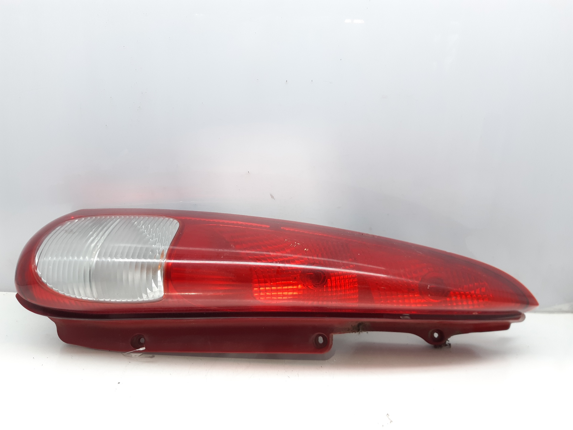 Scheinwerfer hinten links A16DMS 96260526 de Chevrolet Tacuma monospace (u100) 2005-0 107 CV con 125208 km