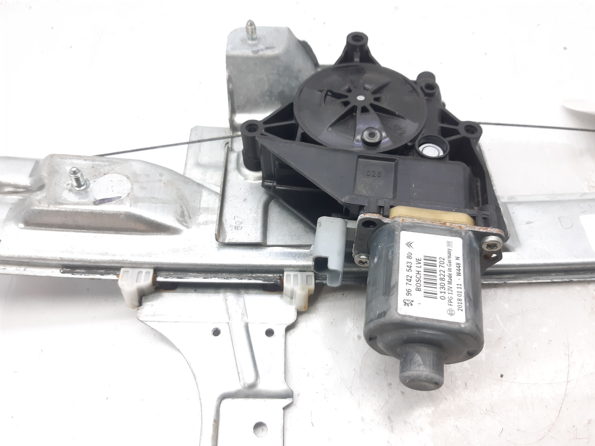 PEUGEOT 208 Peugeot 208 (2012-2015) Vindusregulator foran høyre dør 9673154380 18645958