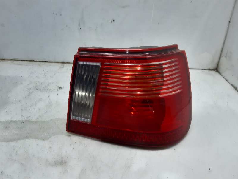 SEAT Cordoba 1 generation (1993-2003) Rear Right Taillight Lamp 6K6945112G 18539286