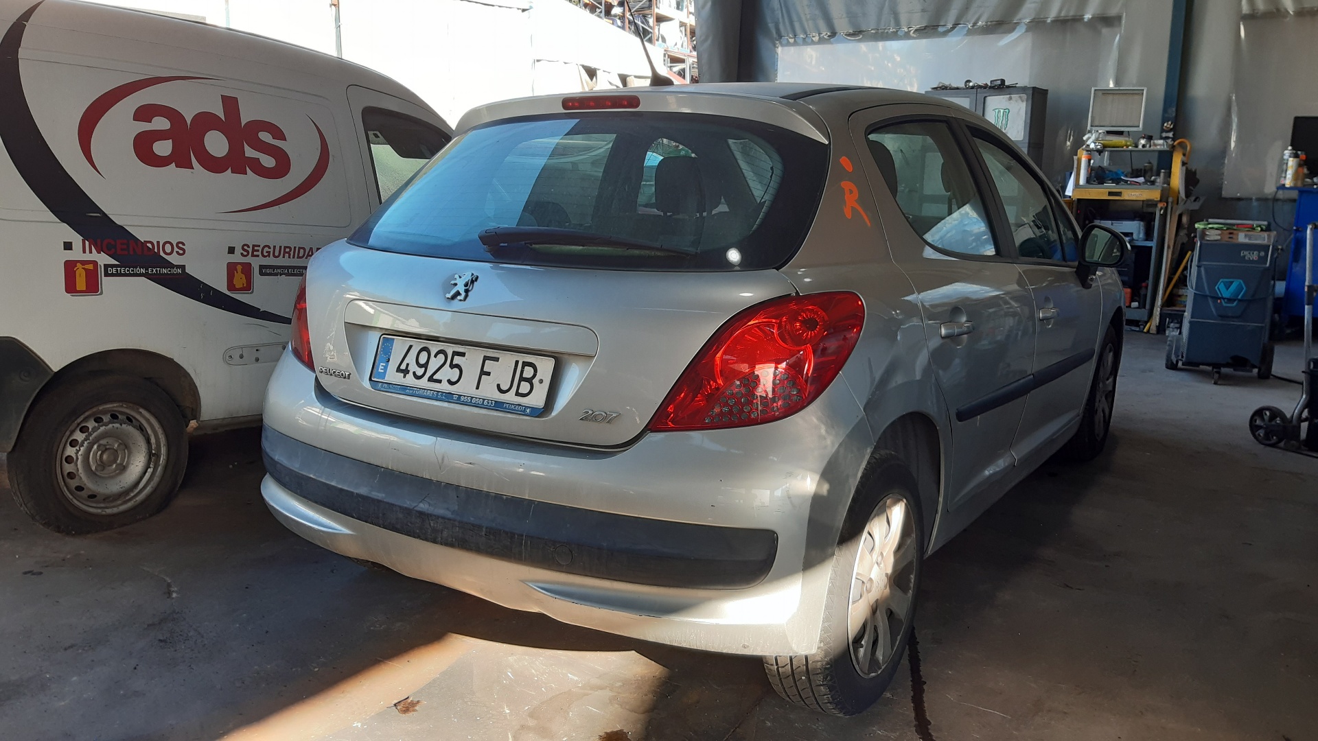 PEUGEOT 207 1 generation (2006-2009) Forgattyúsház 0301L5 18733181