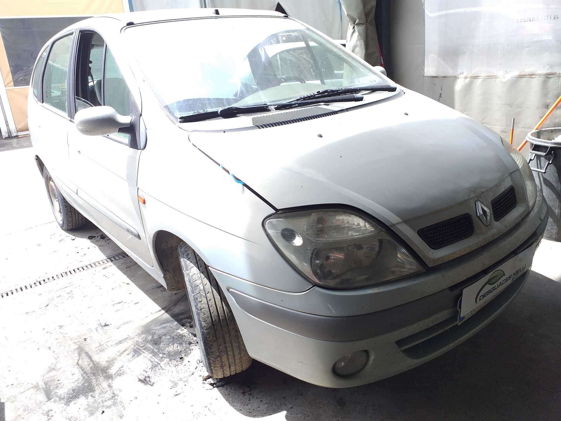 RENAULT Megane 1 generation (1995-2003) Priekinis kairys žibintas 7700432098 18689651