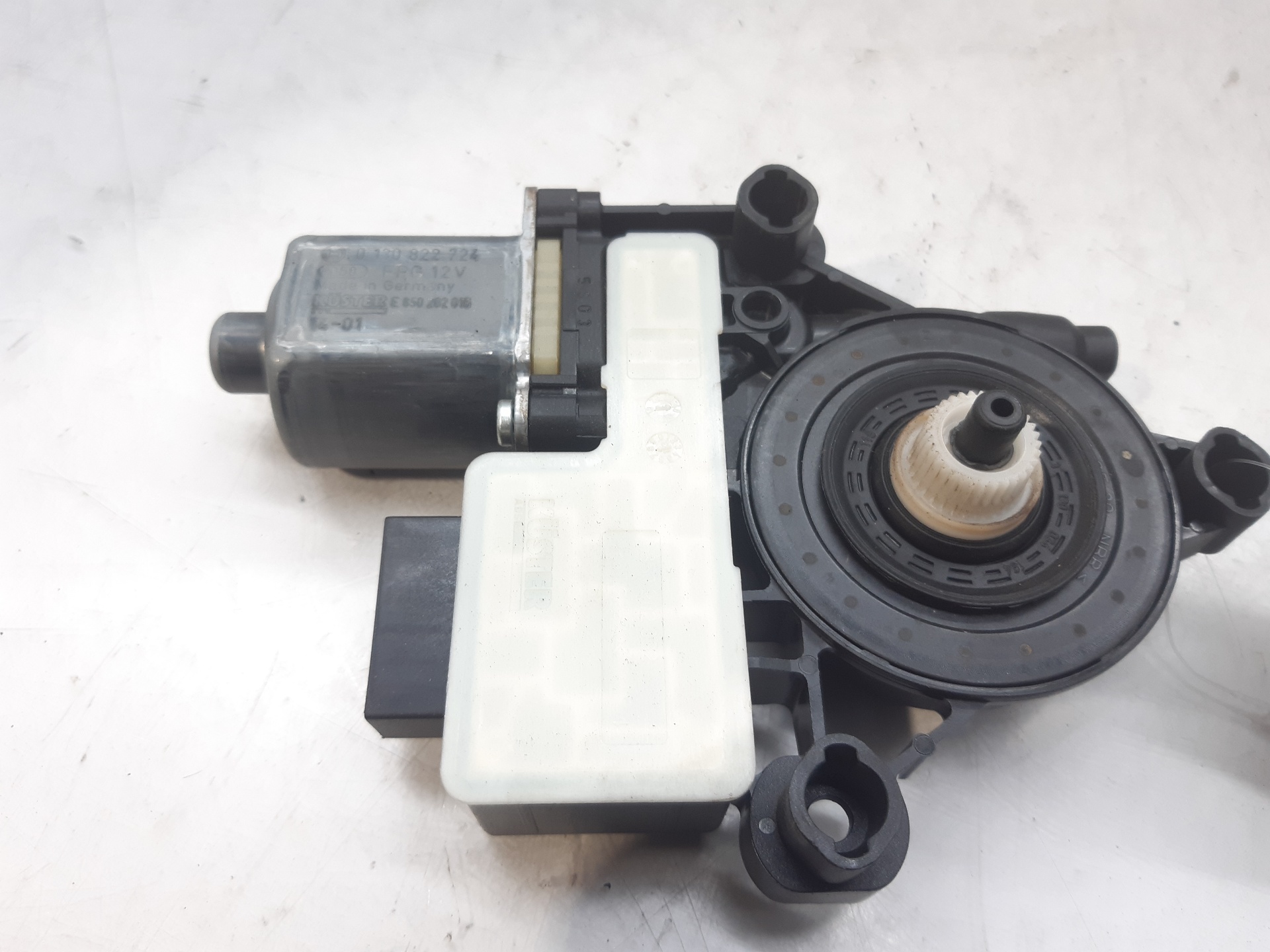 SEAT Leon 3 generation (2012-2020) Rear Right Door Window Control Motor 5Q0959812A 20789990