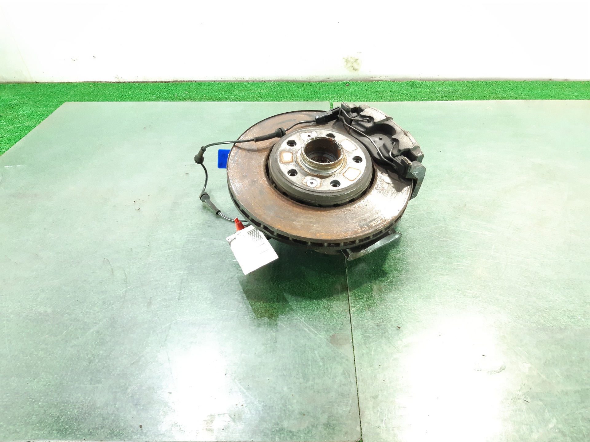 VOLKSWAGEN Laguna 3 generation (2007-2015) Front Right Wheel Hub 400140006R 22304345