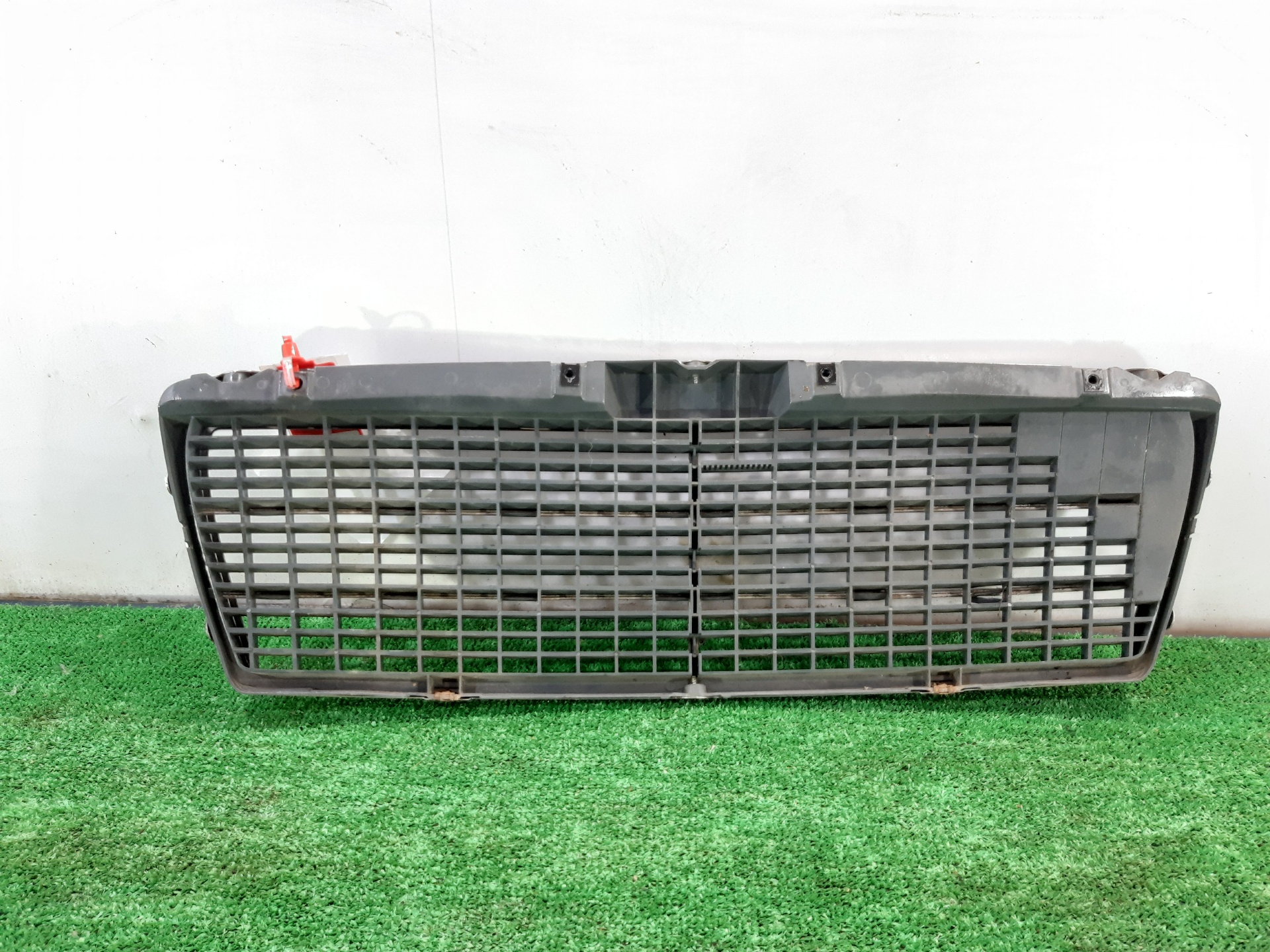 MERCEDES-BENZ E-Class W210 (1995-2002) Radiator Grille 2108880023 22029819