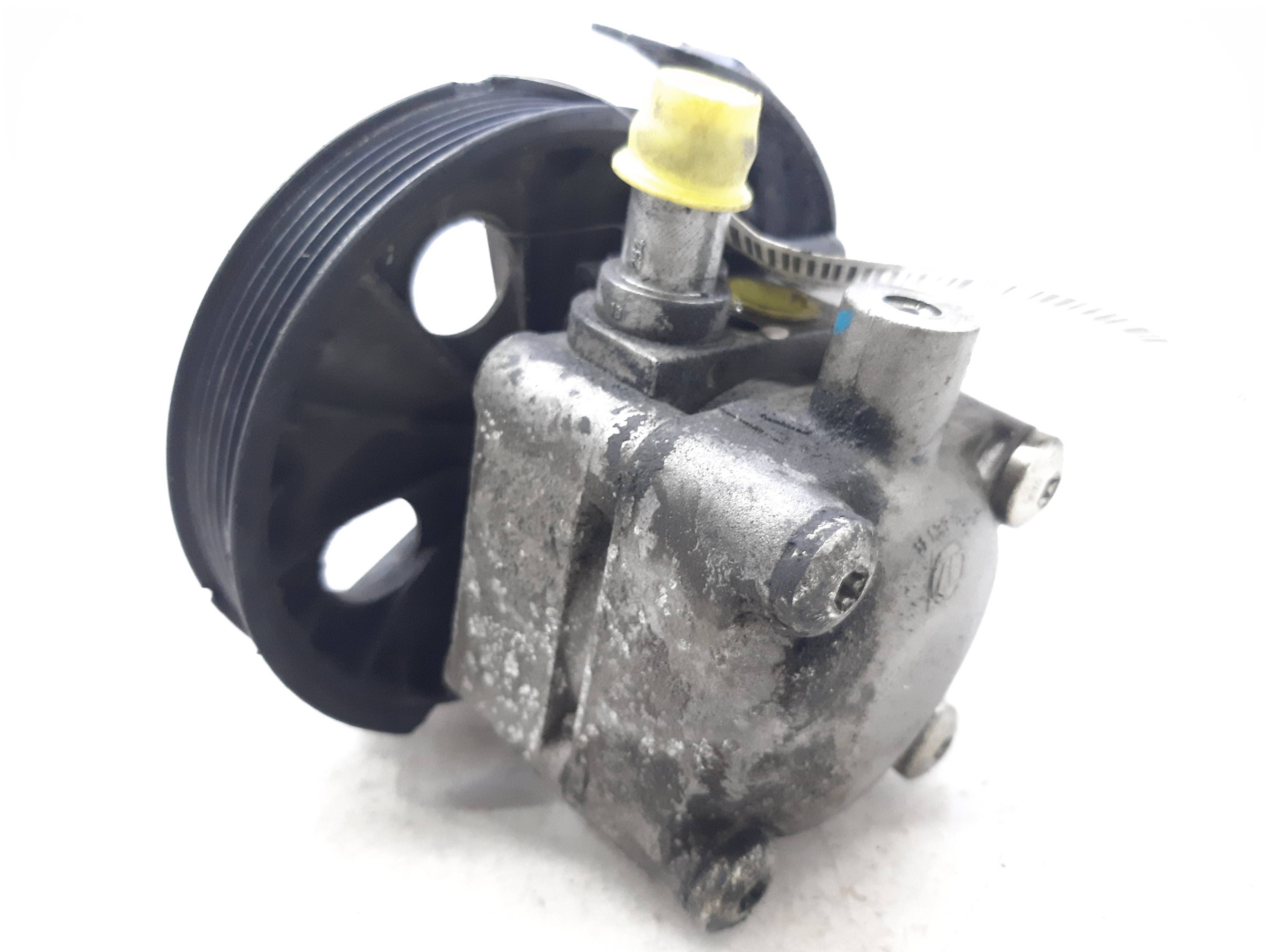 VOLVO V40 1 generation (1996-2004) Power Steering Pump 8683378 22445980