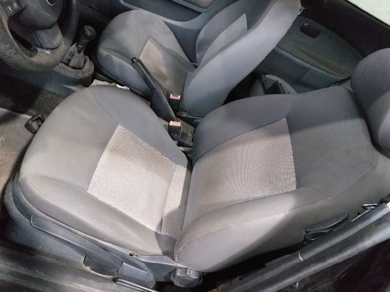 SEAT Cordoba 2 generation (1999-2009) Priekinis dešinys saugos diržas 6L3857706G 18444474