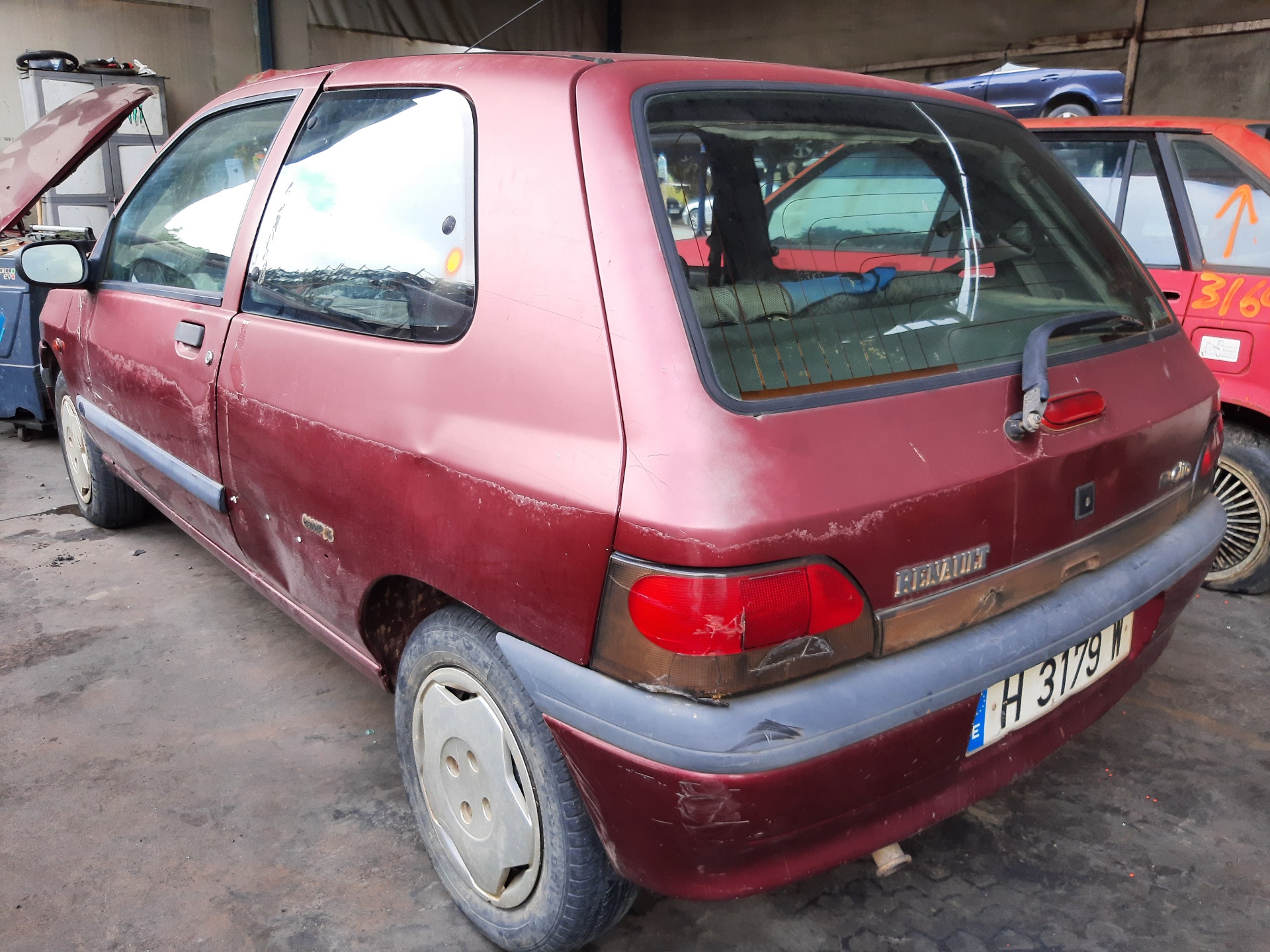 RENAULT Clio 1 generation (1990-1998) Бампер задний 7701466676 22336666