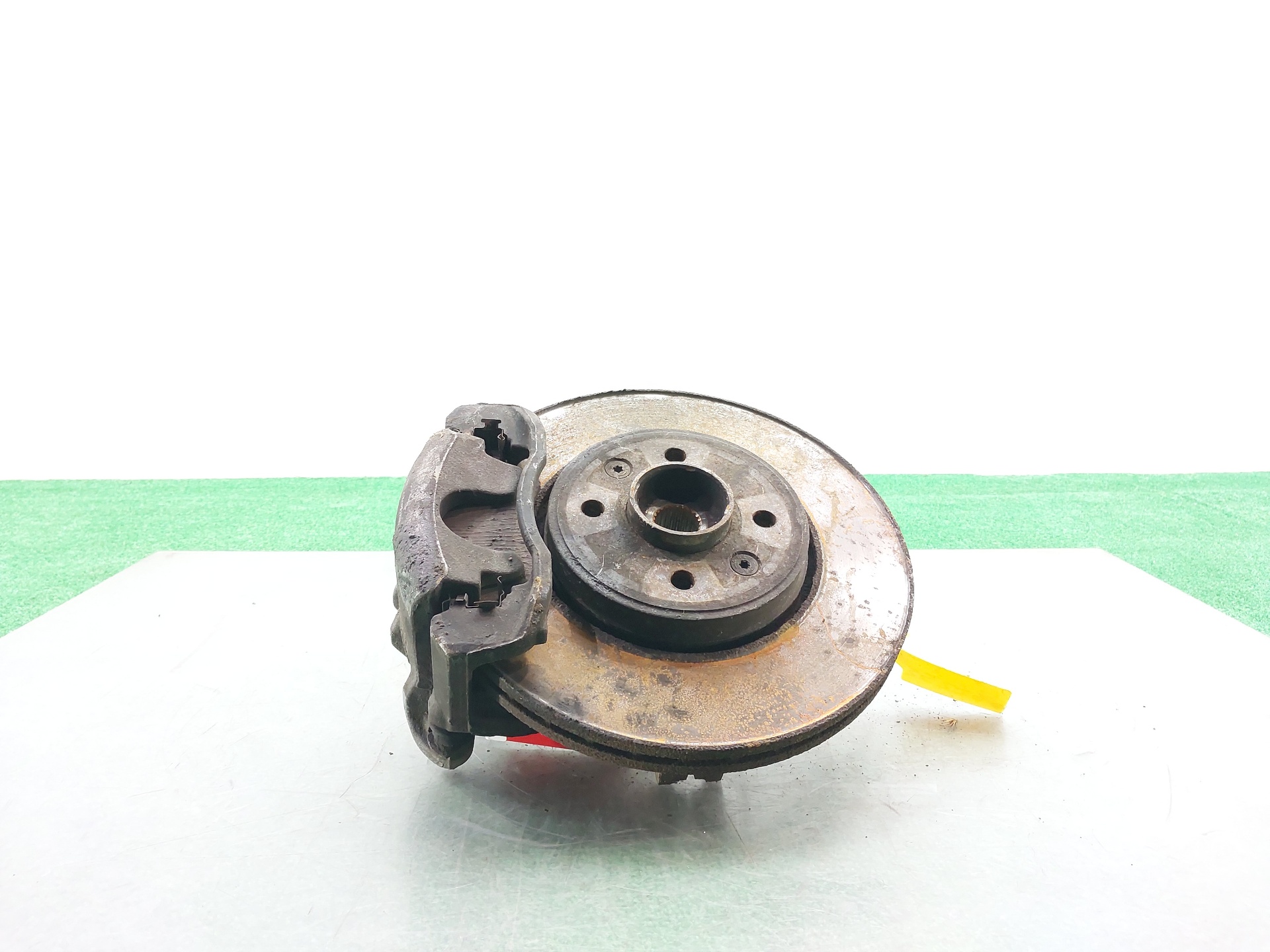 RENAULT Megane 2 generation (2002-2012) Front Left Wheel Hub 8200212431 25813509