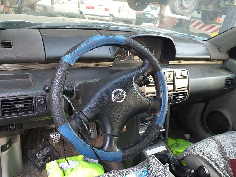 NISSAN X-Trail T30 (2001-2007) Решетка радиатора 623108H700 22042768