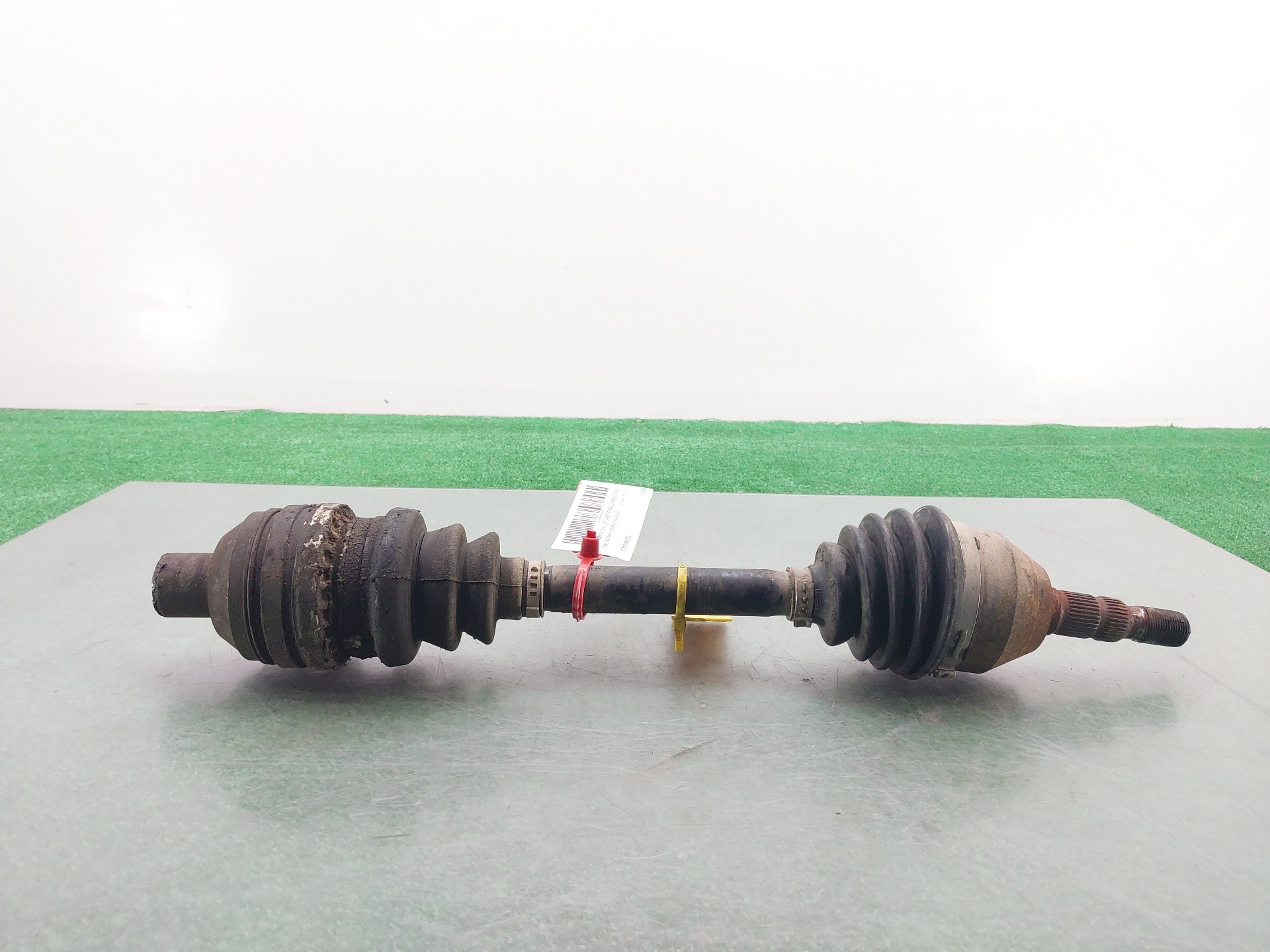 OPEL Astra J (2009-2020) Front Right Driveshaft 13124676 25179787