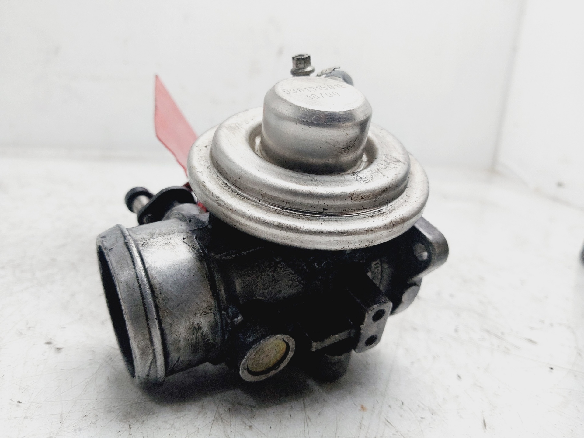 NISSAN Клапан EGR 038129637 27297516