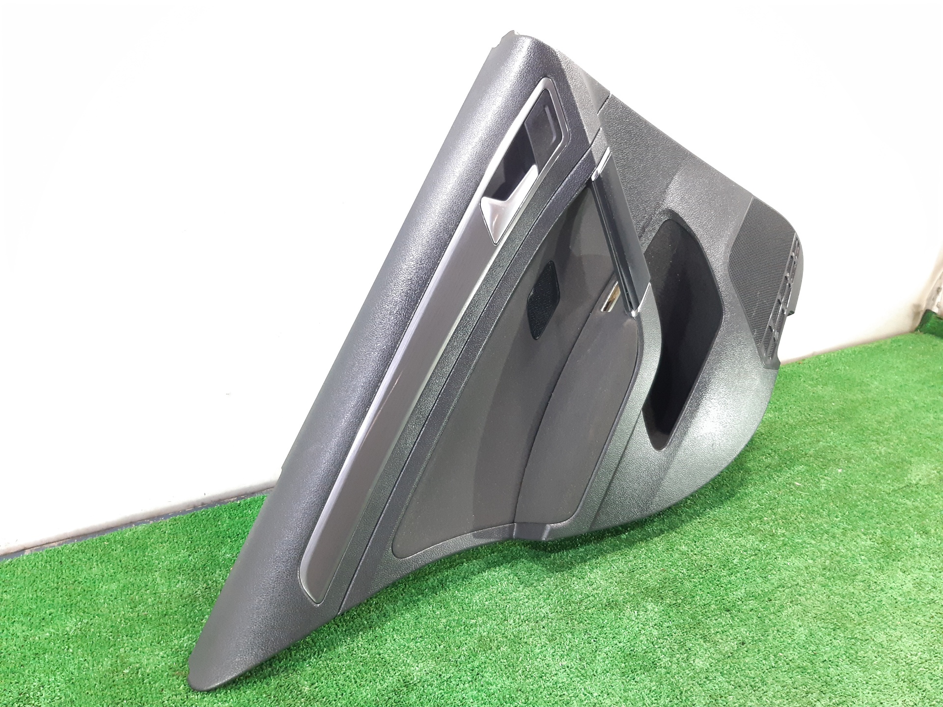 VOLKSWAGEN Golf 7 generation (2012-2024) Galinių kairių durų moldingas 5G4868073C 24753044