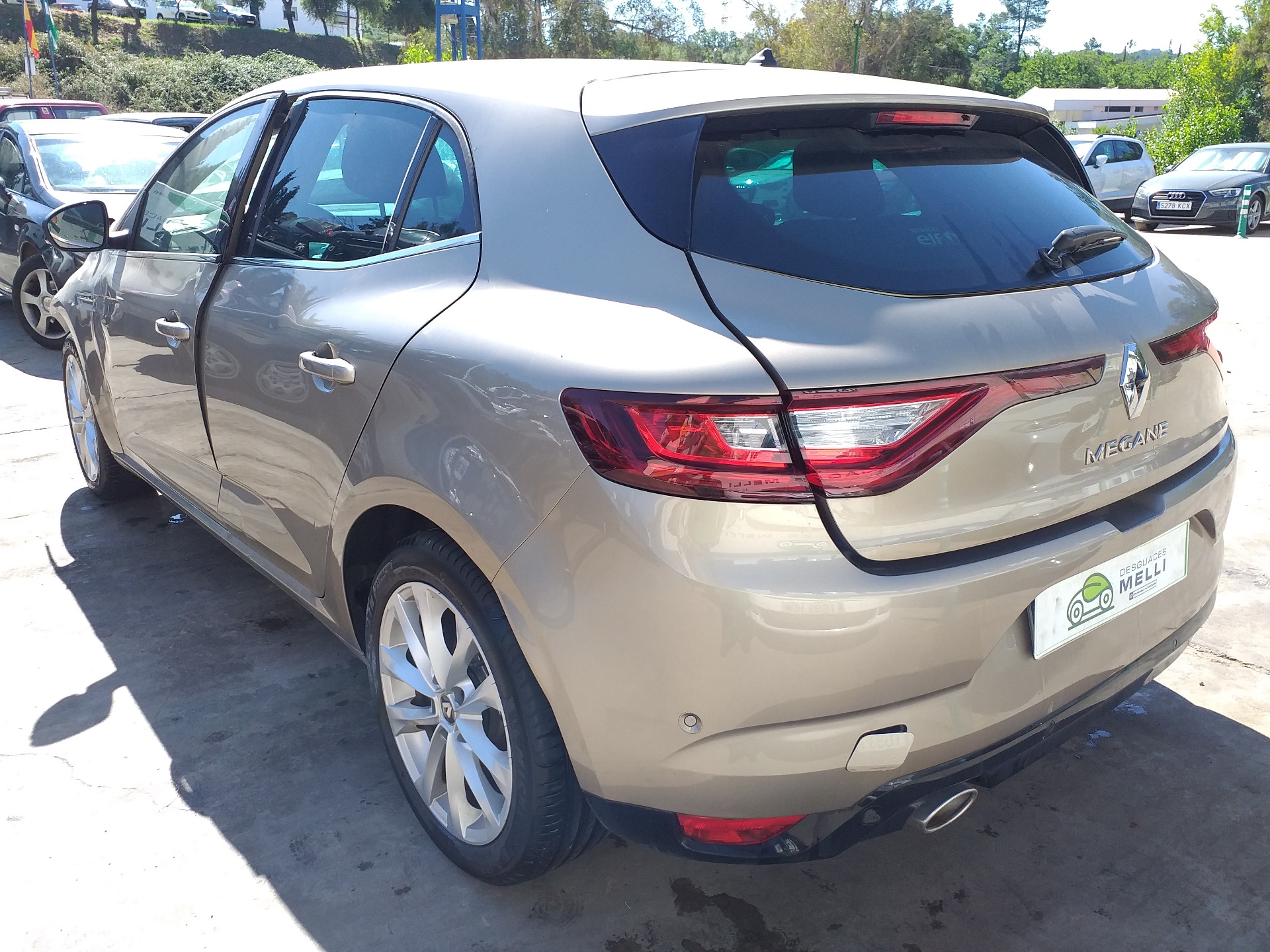 RENAULT Megane 3 generation (2008-2020) Labās aizmugurējās durvis 821001172R 25716804