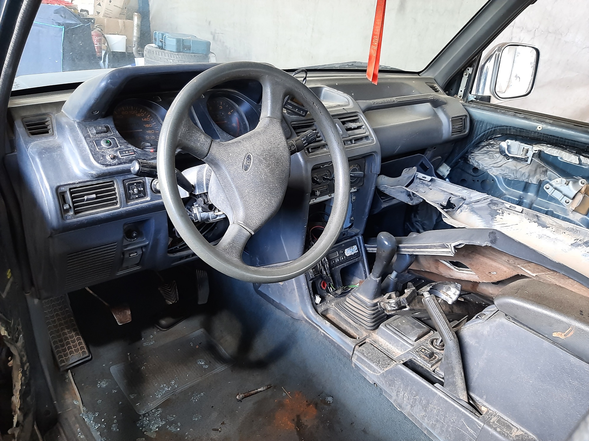 MITSUBISHI Pajero 2 generation (1991-1999) Other Interior Parts 12V7C22 24135518