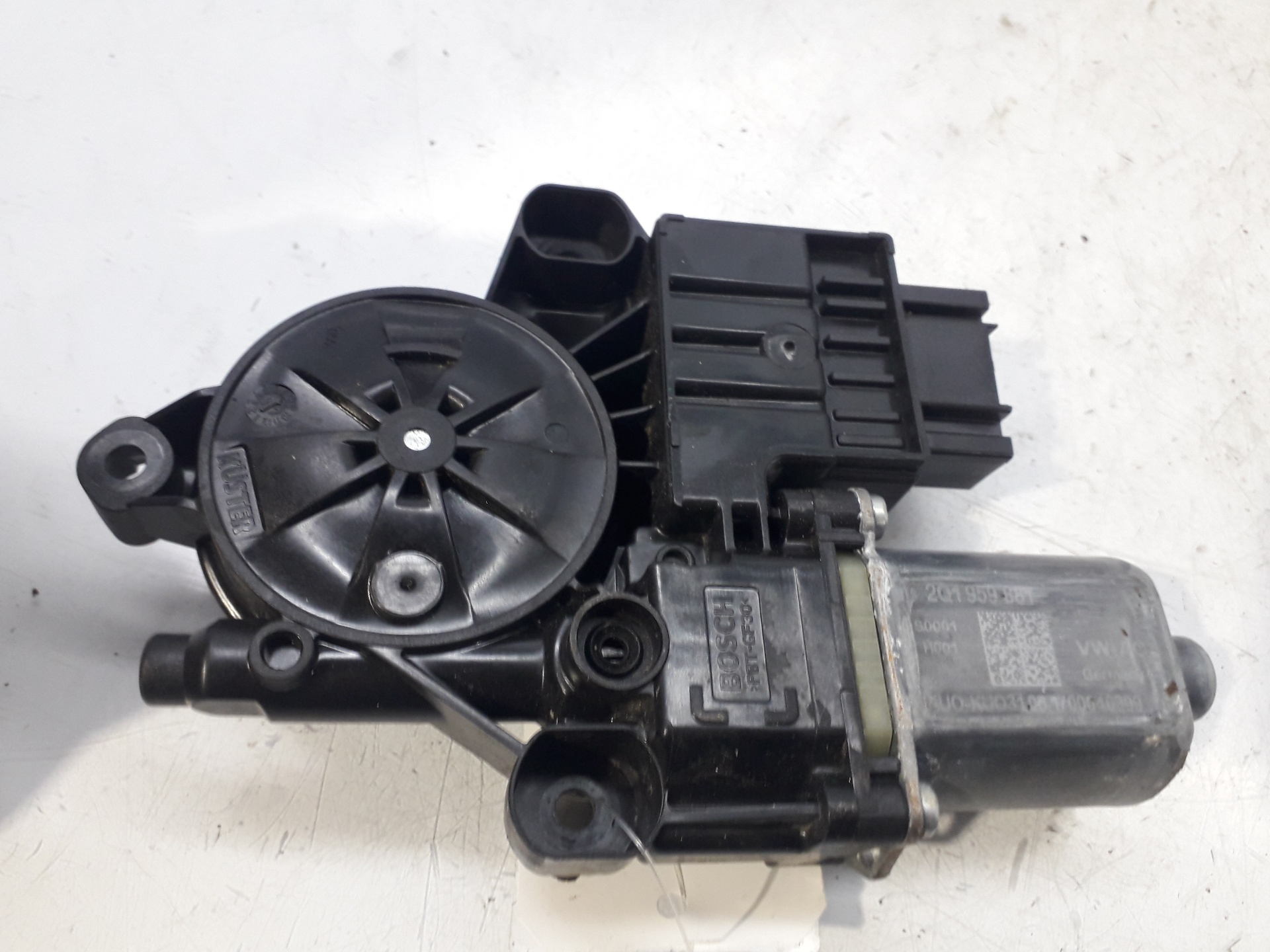 SEAT Alhambra 2 generation (2010-2021) Front Left Door Window Regulator Motor 2Q1959881 22300770