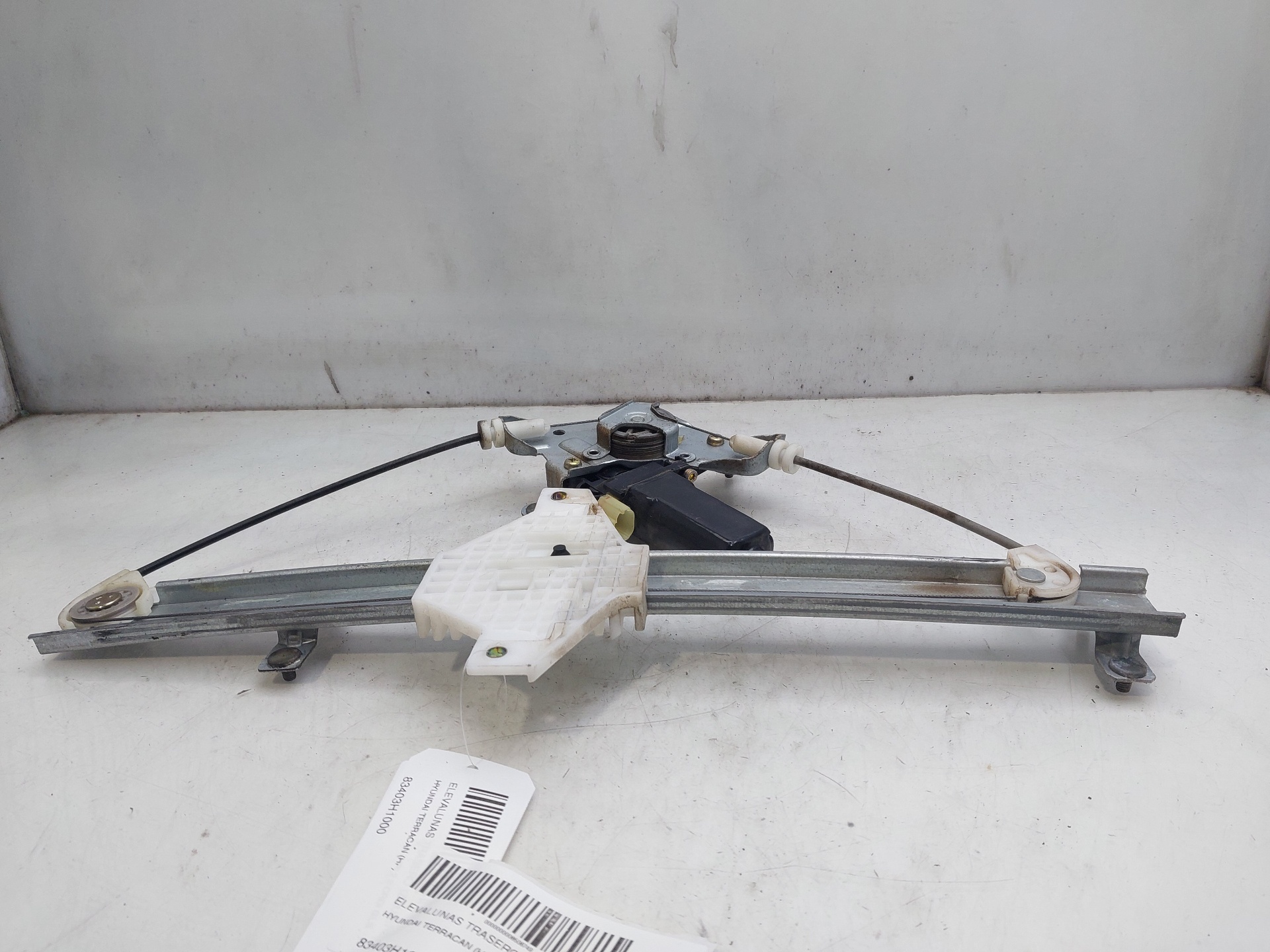 HYUNDAI Terracan 2 generation (2004-2009) Rear left door window lifter 83403H1000 23205565