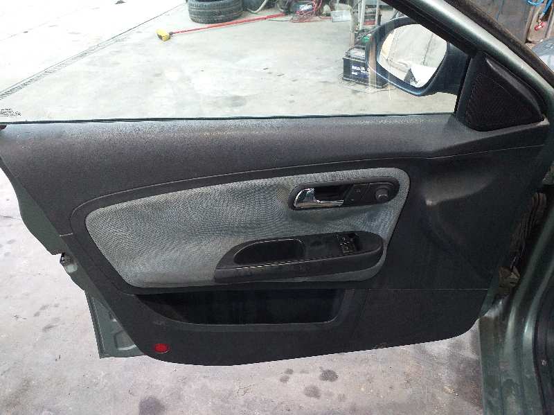 SEAT Cordoba 2 generation (1999-2009) Priekinių kairių durų stiklo pakelėjas 6L4837751 24883883