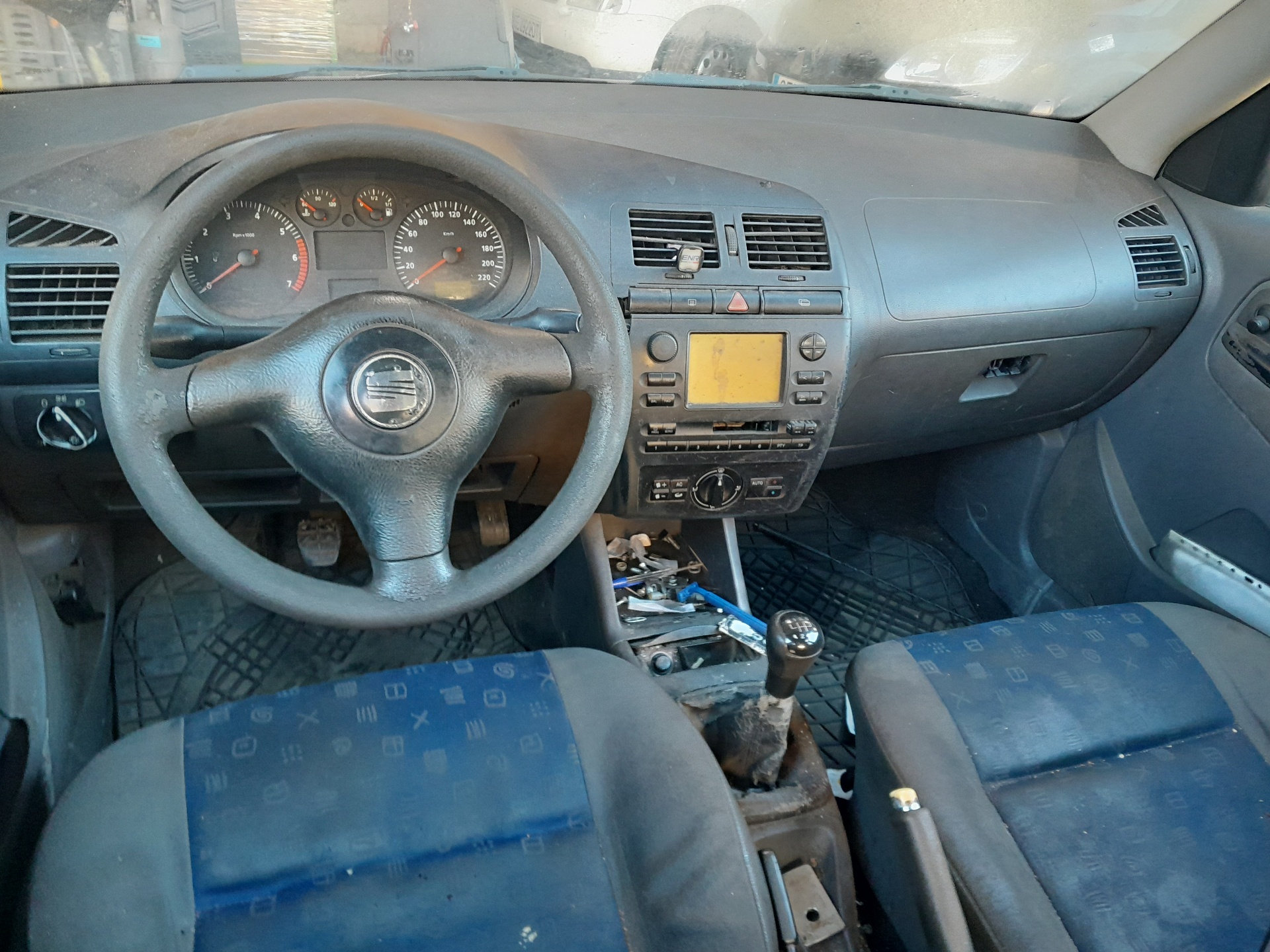 SEAT Ibiza 2 generation (1993-2002) Vairo stiprintuvo siurblys 030145157 23552113